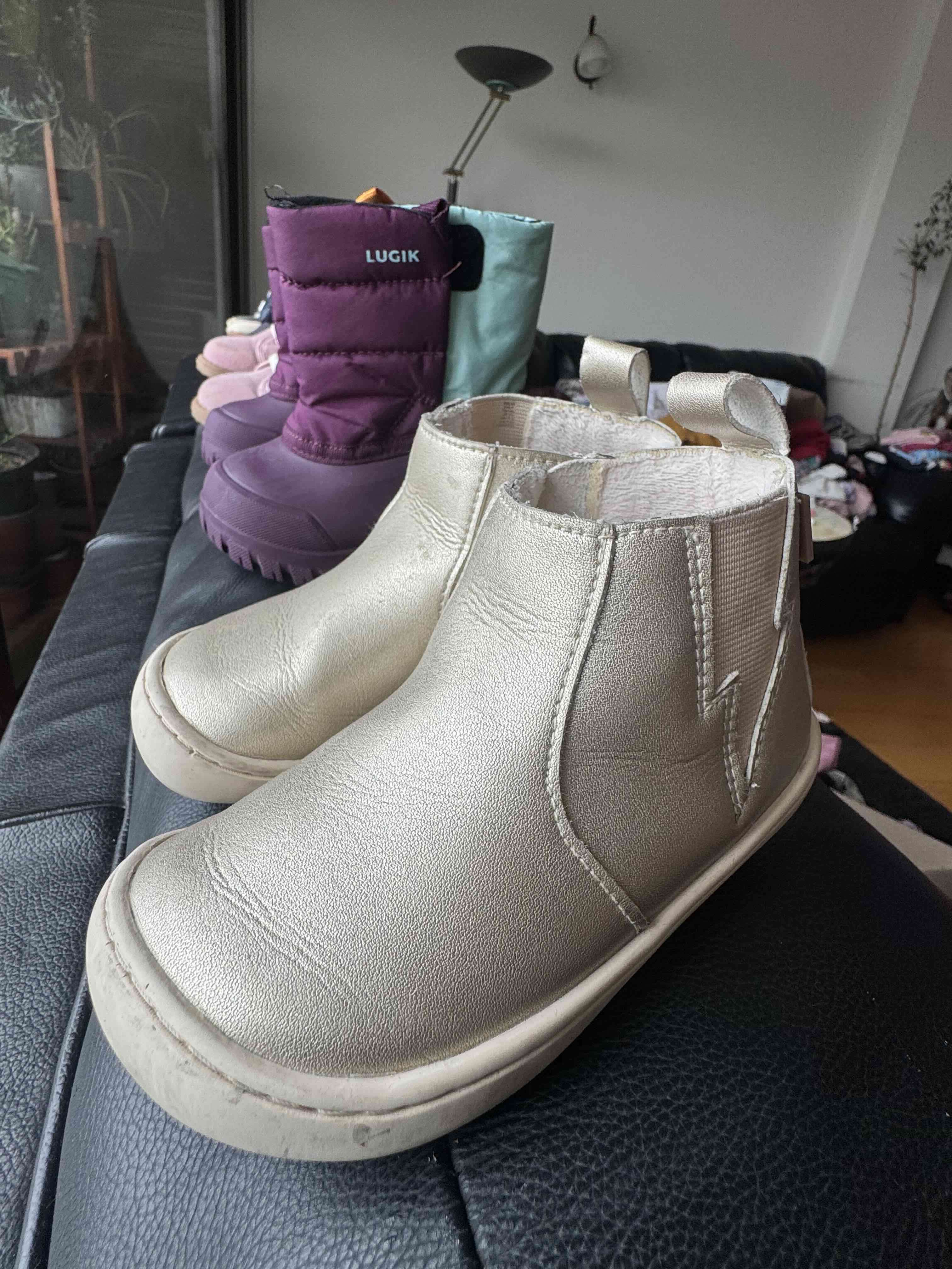 Botines dorados para niños