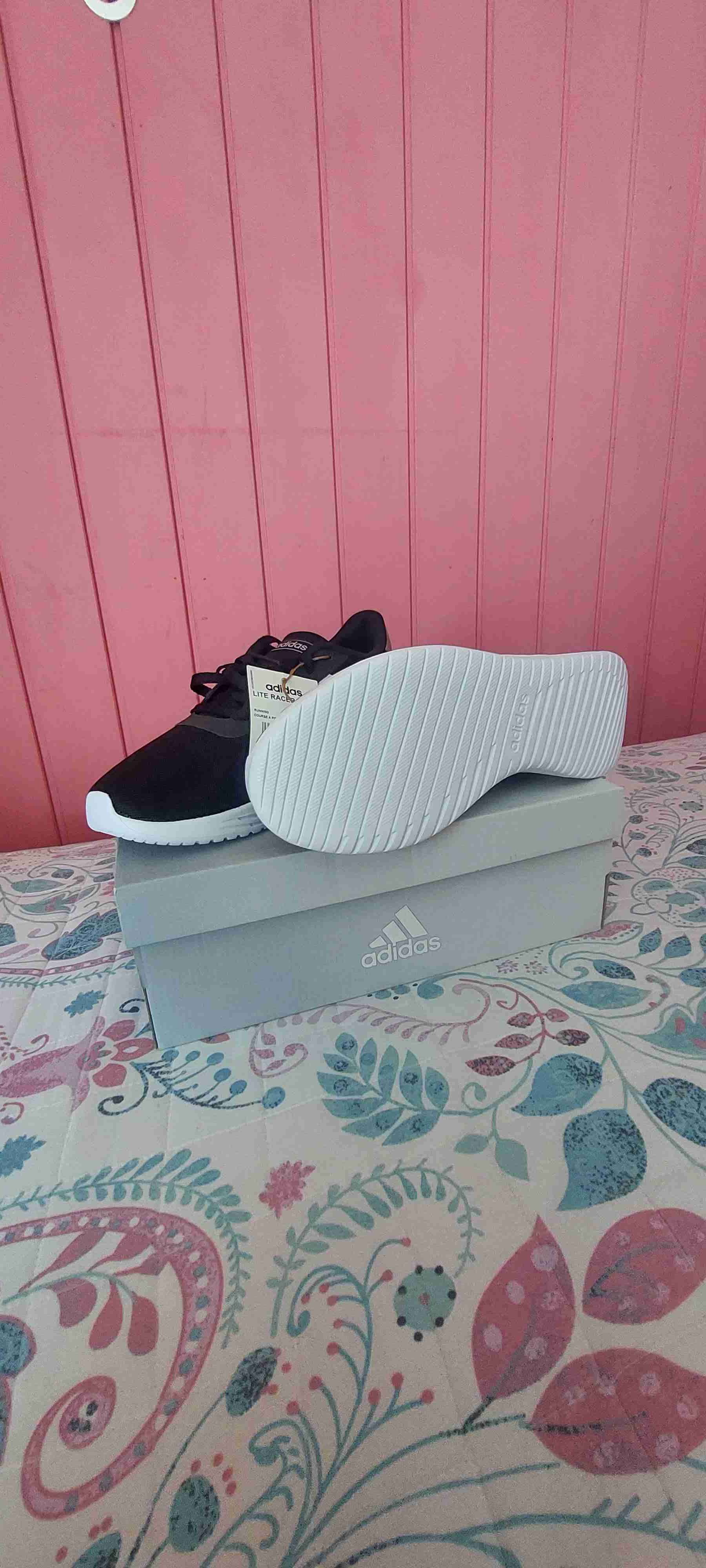 Zapatillas Adidas negras nuevas - miniatura 2