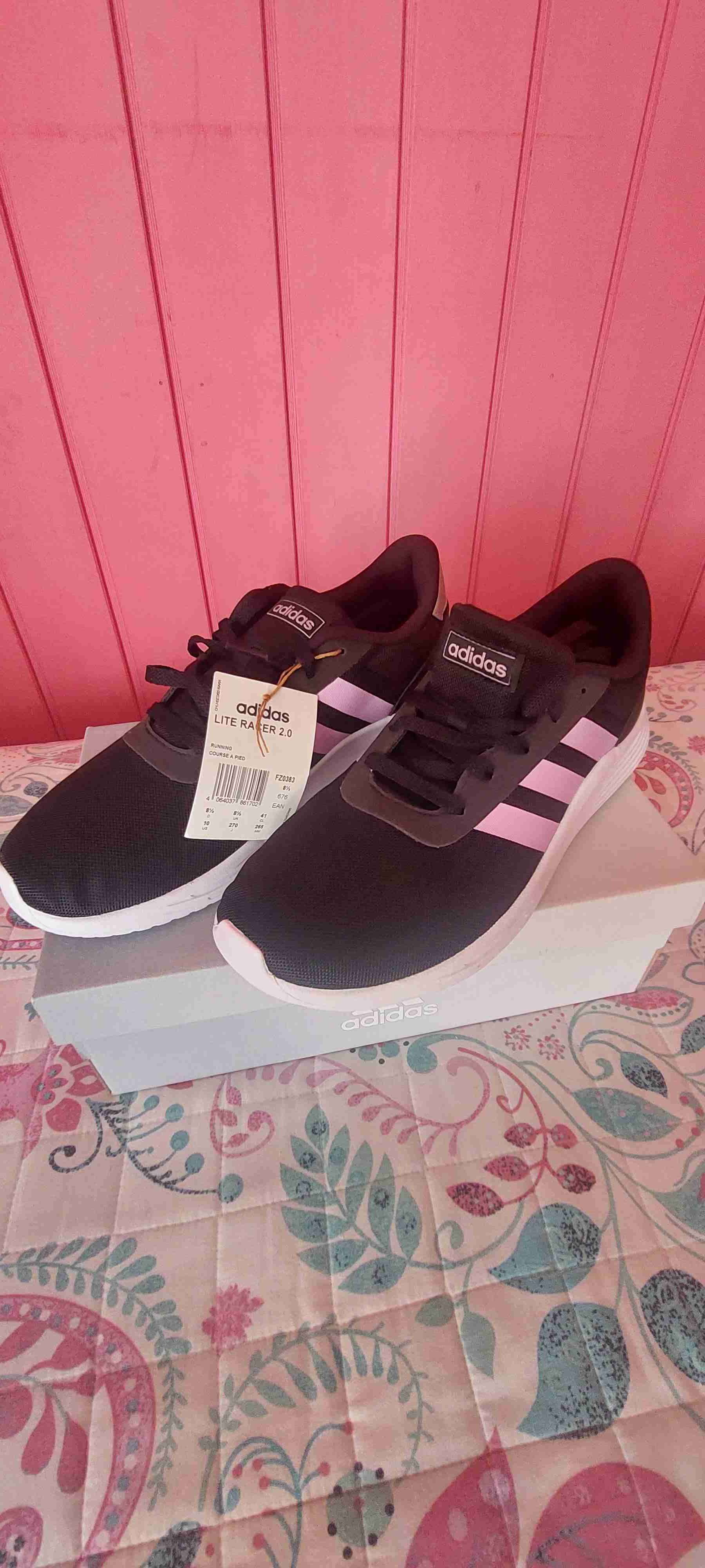 Zapatillas Adidas negras nuevas - miniatura 3