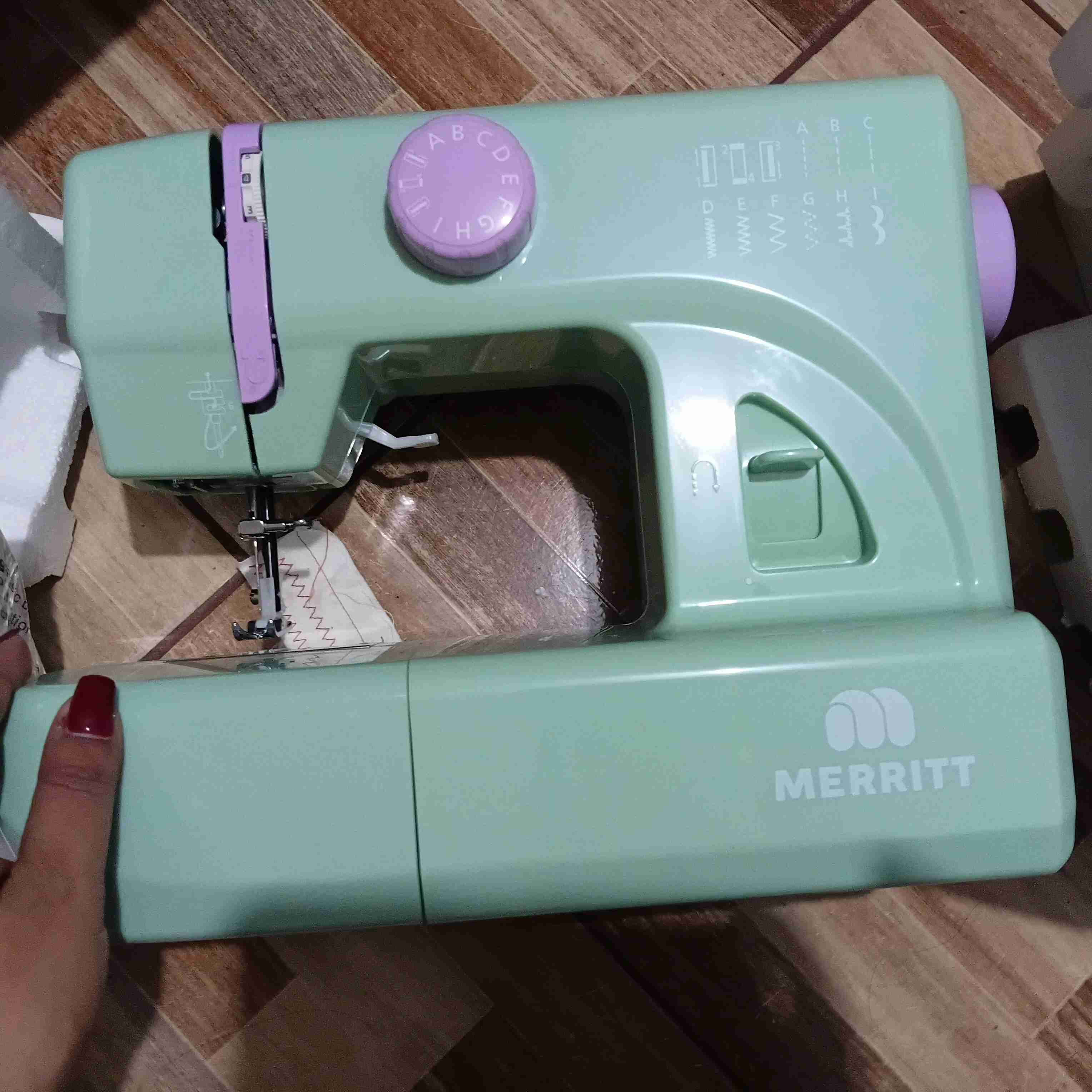 Máquina de coser verde Merritt - miniatura 4