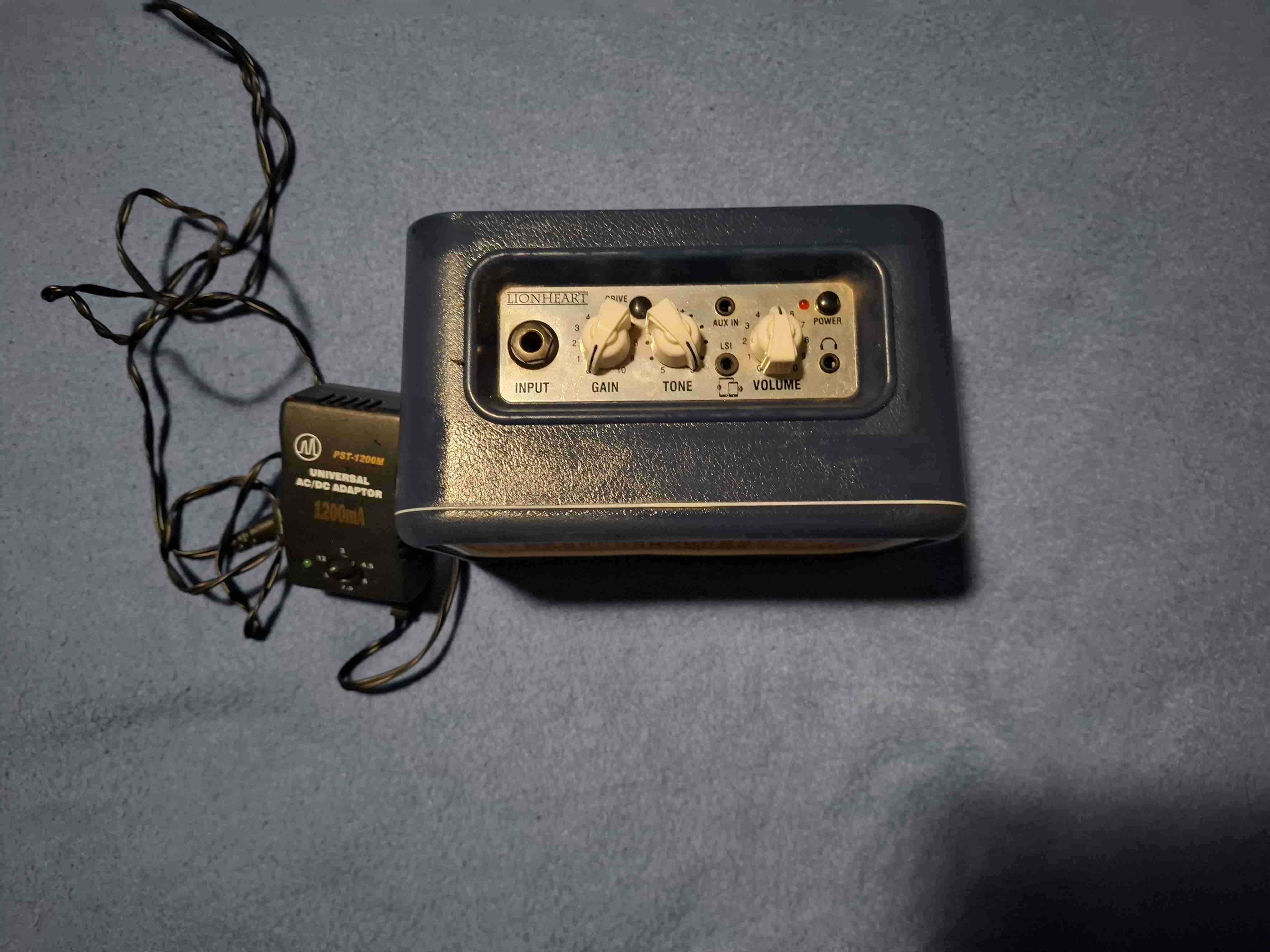 Mini Amplificador Laney de Guitarra - miniatura 2