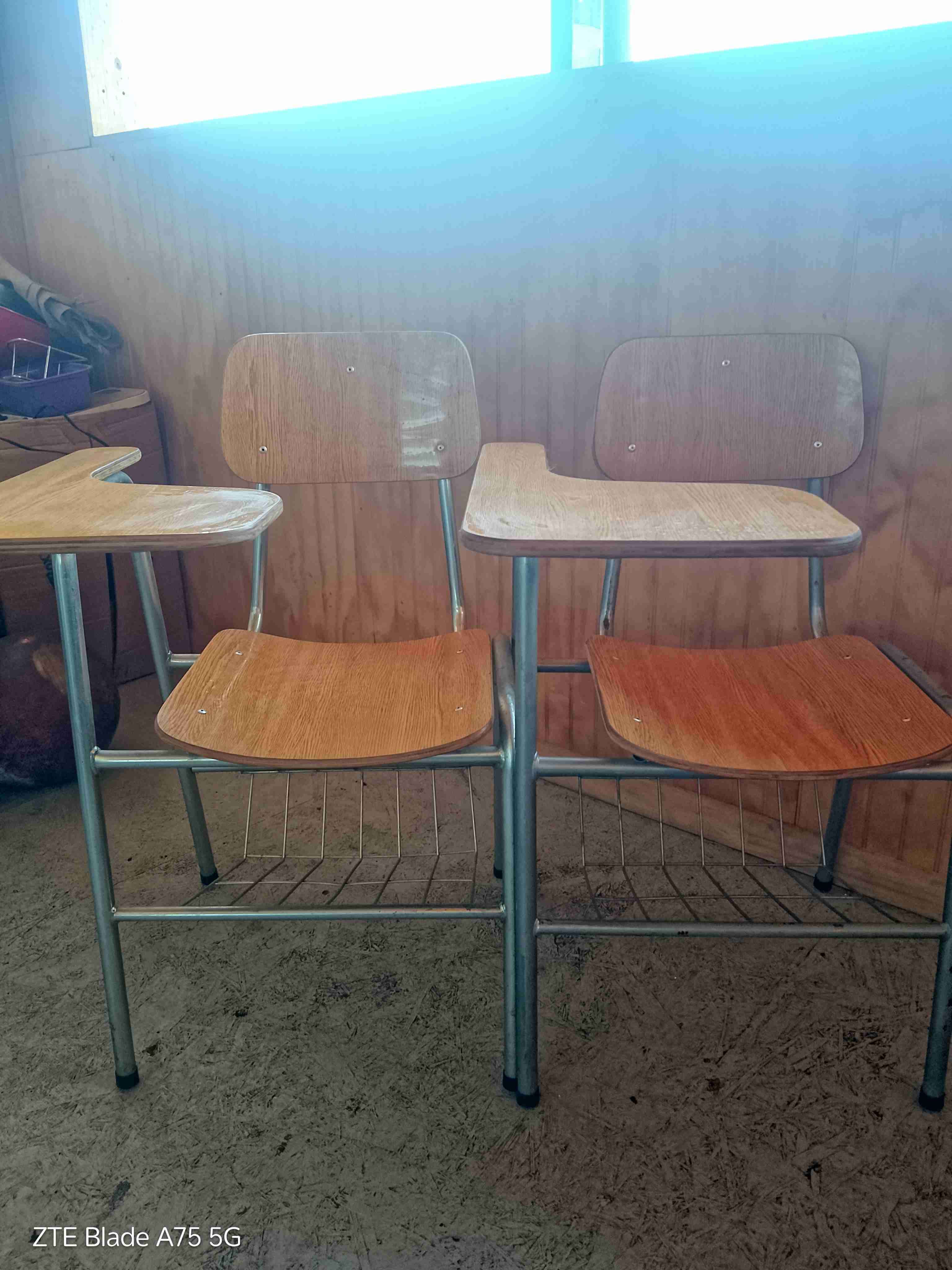 Silla escolar con paleta - miniatura 3