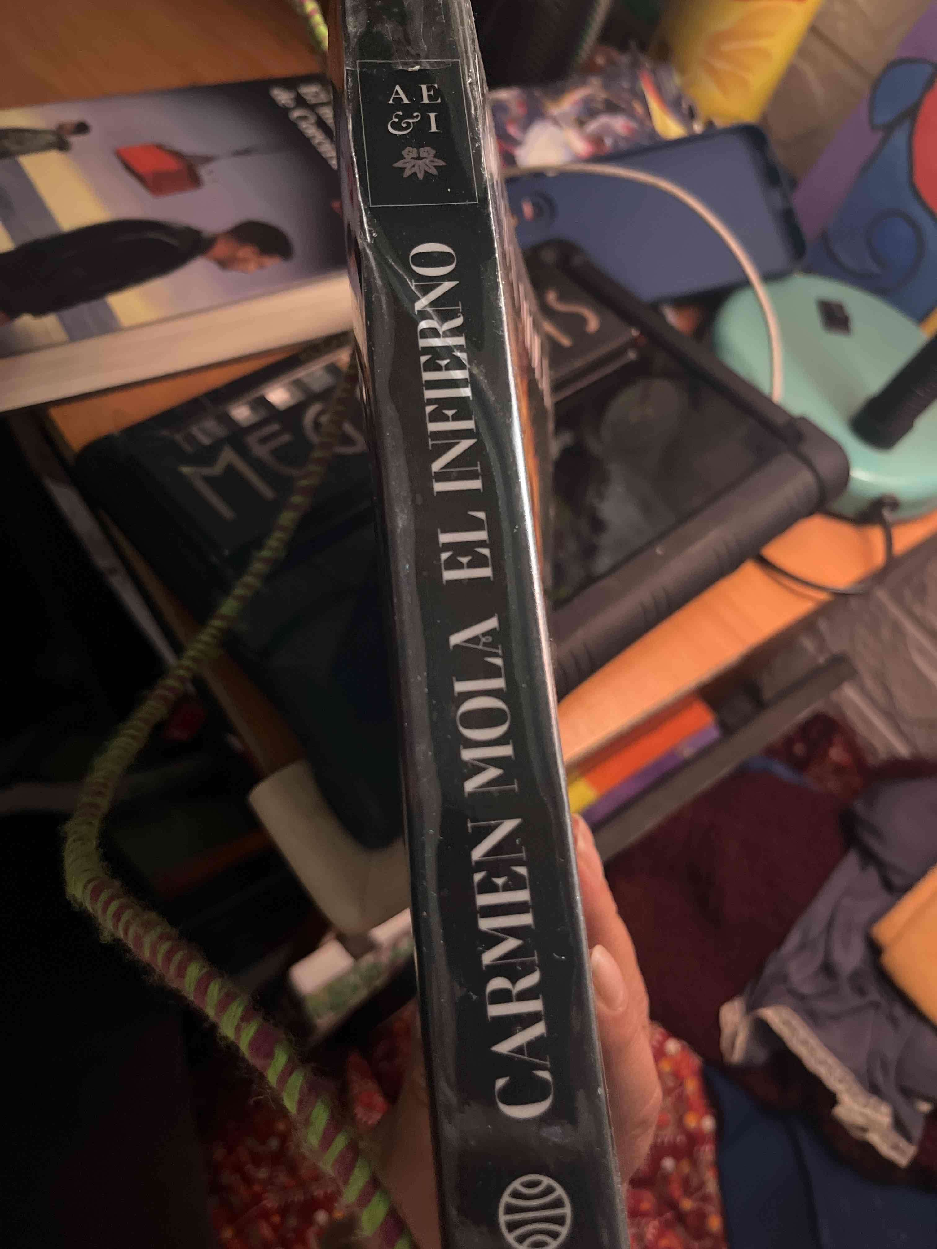 Libro 'El infierno' de Carmen Mola - miniatura 2