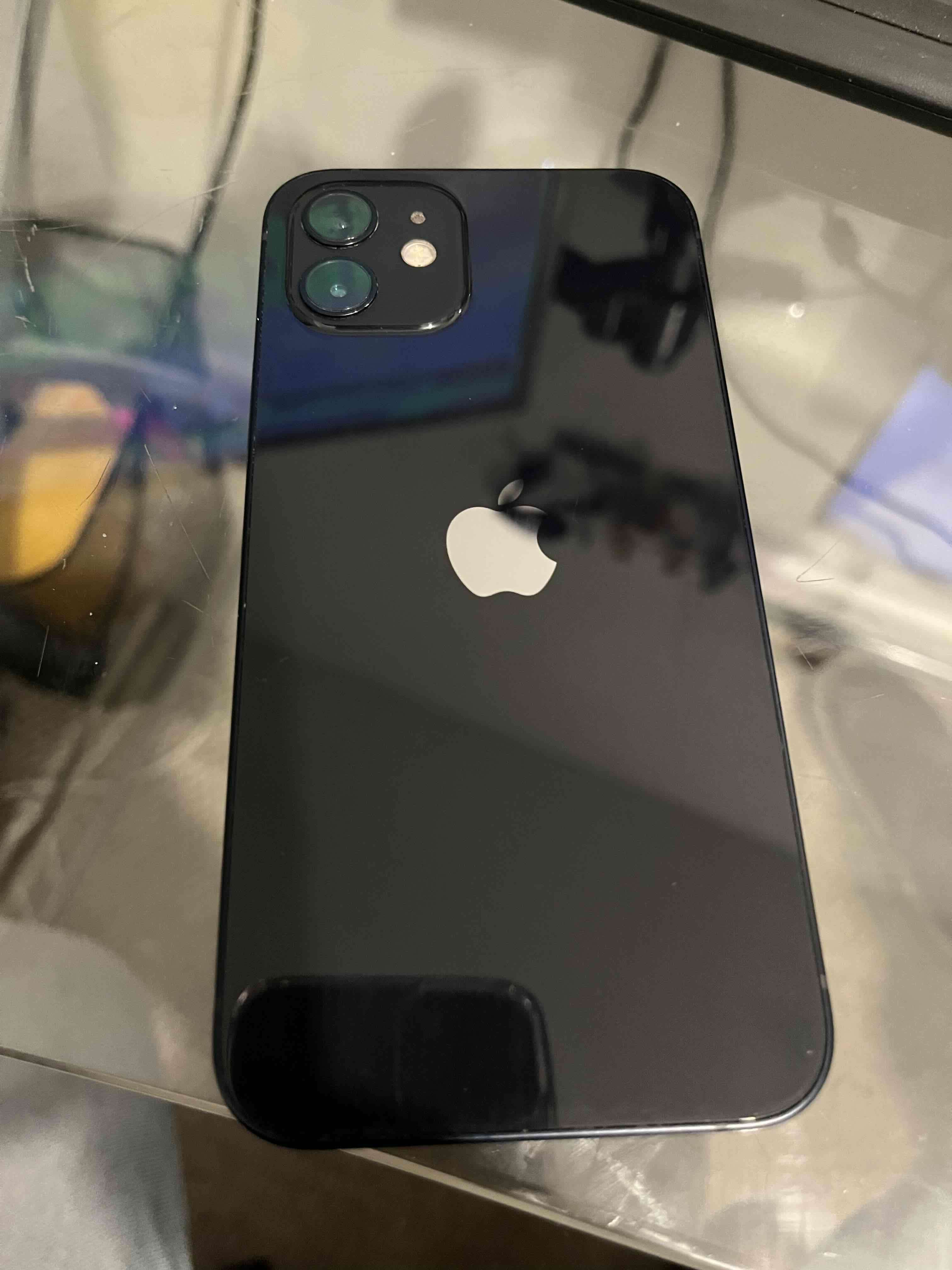 iPhone 12 en buen estado - miniatura 2