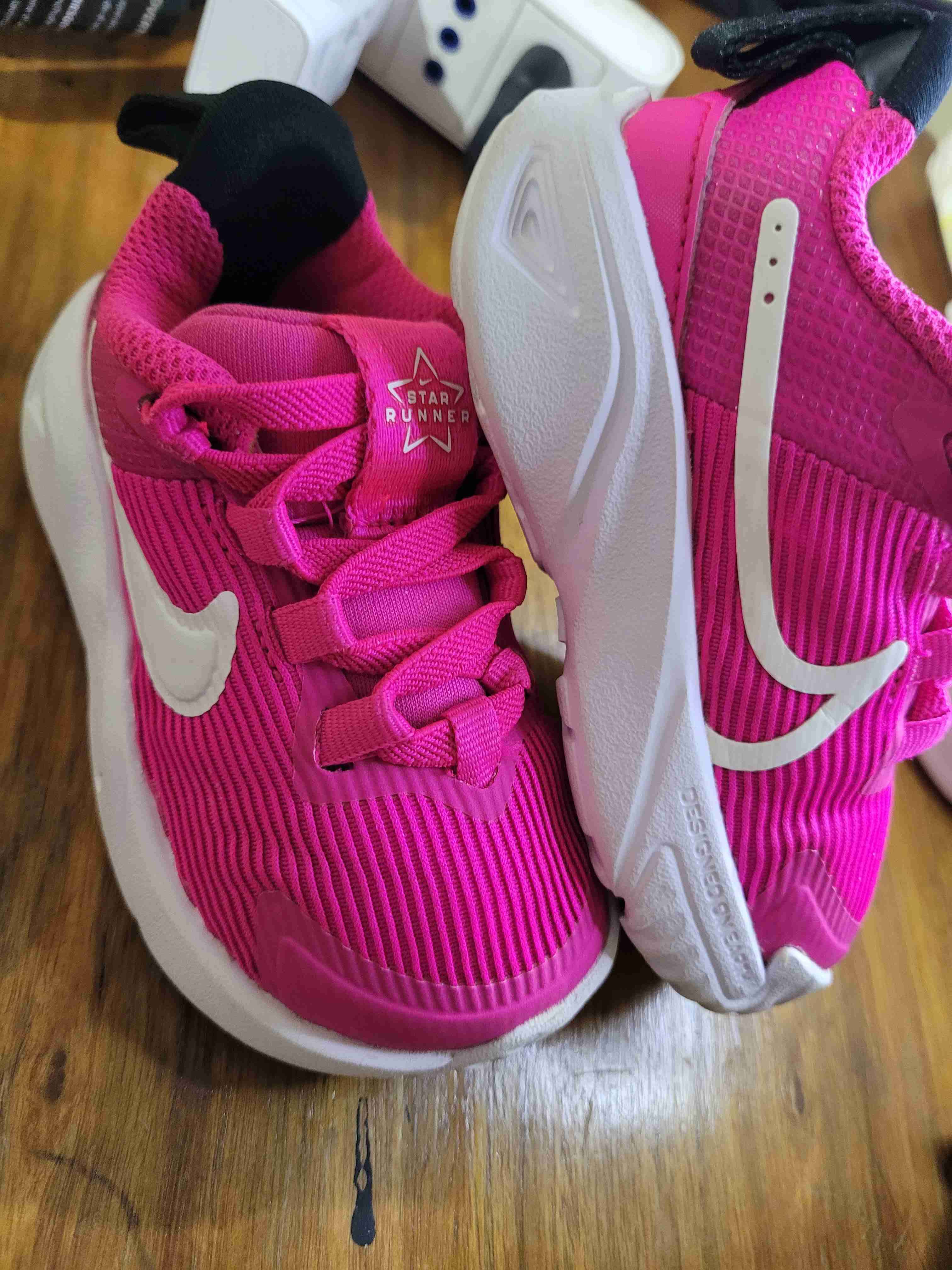 Zapatillas nike deportivas rosadas para niña - miniatura 2