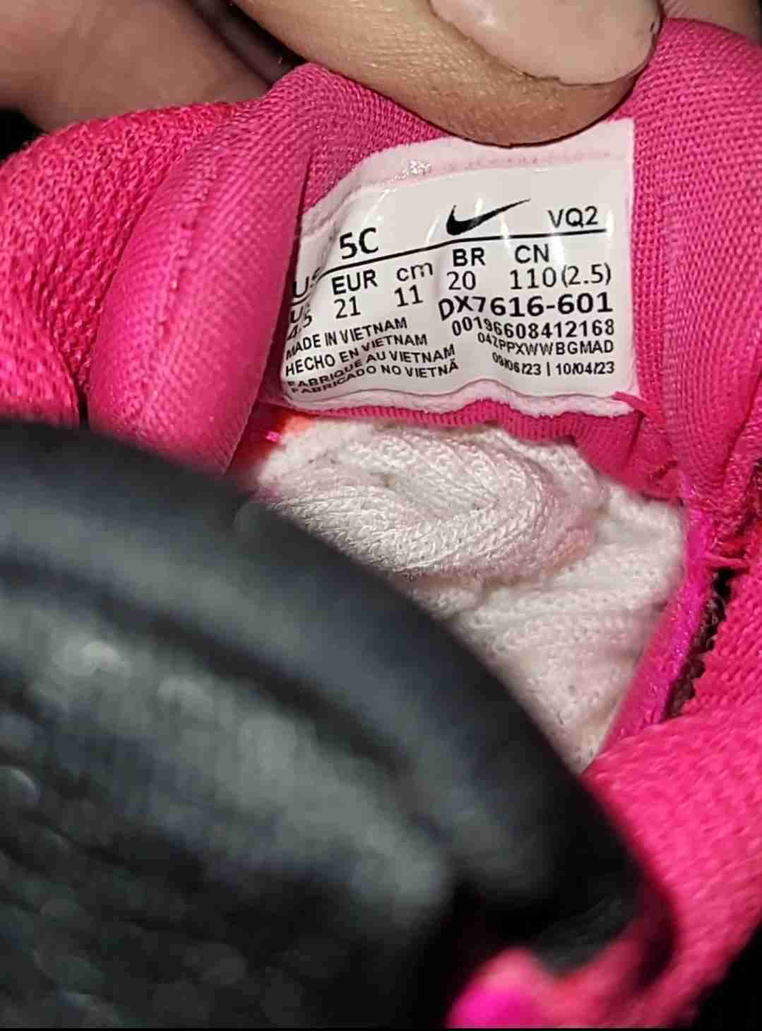 Zapatillas nike deportivas rosadas para niña - miniatura 3