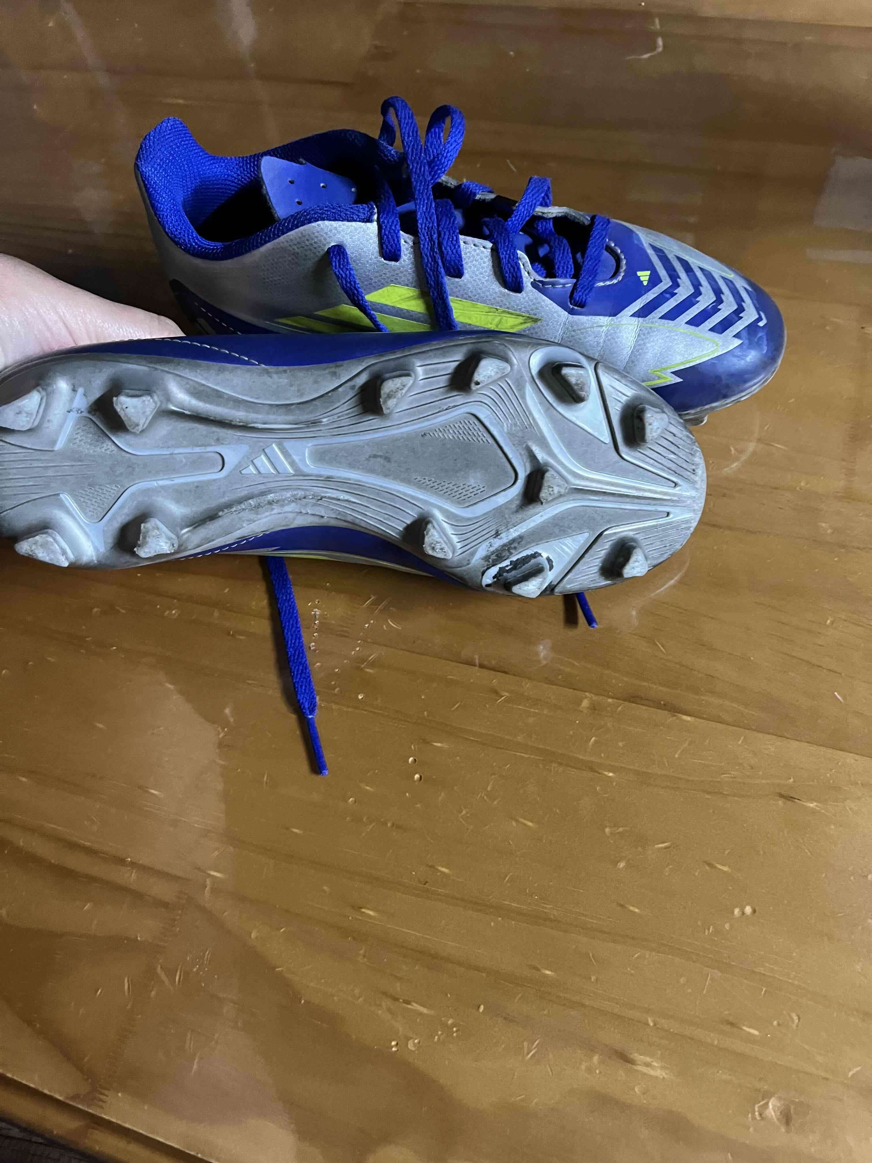 Zapatillas de fútbol azul y verde - miniatura 2