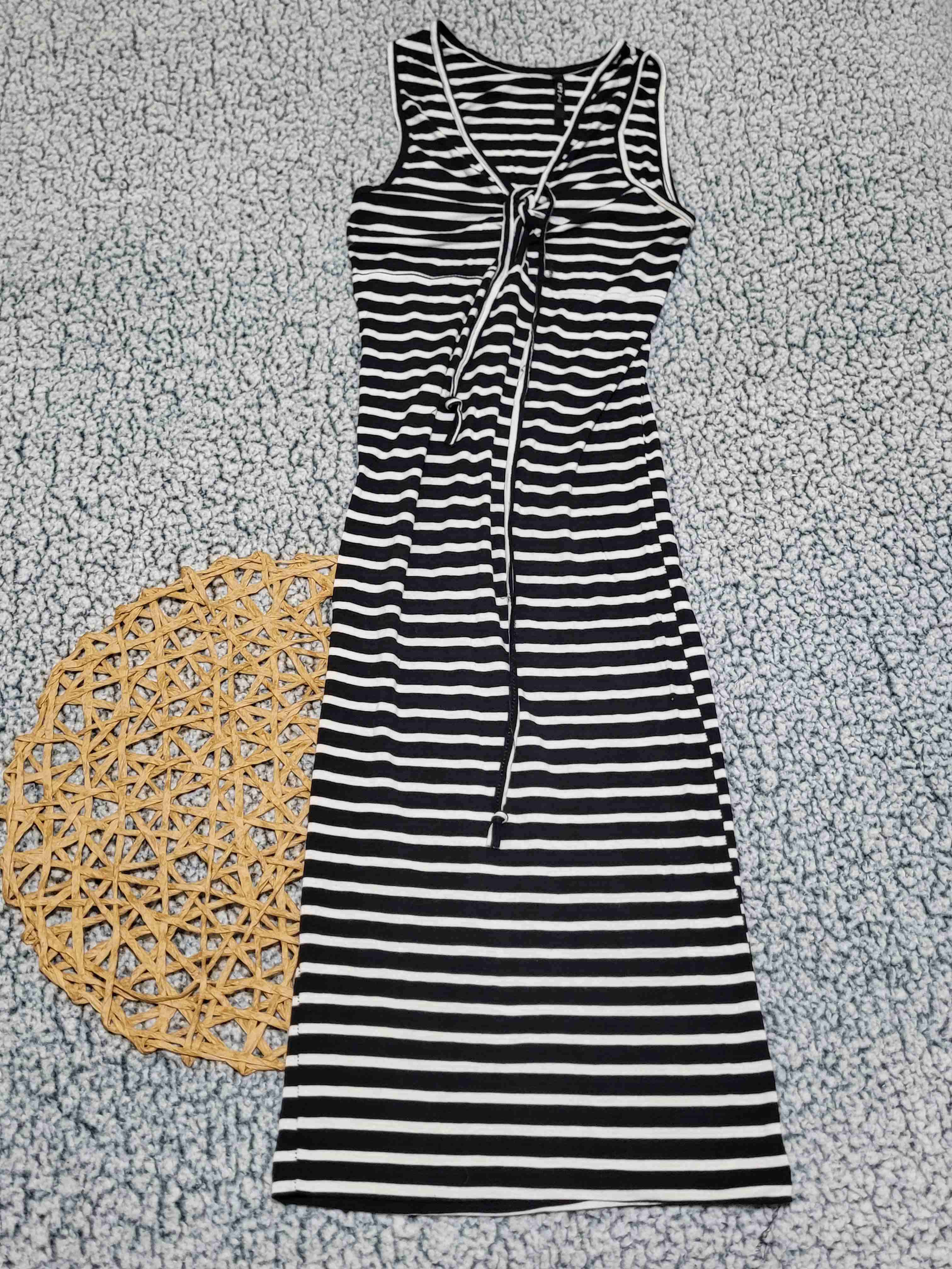 Vestido largo rayado blanco y negro