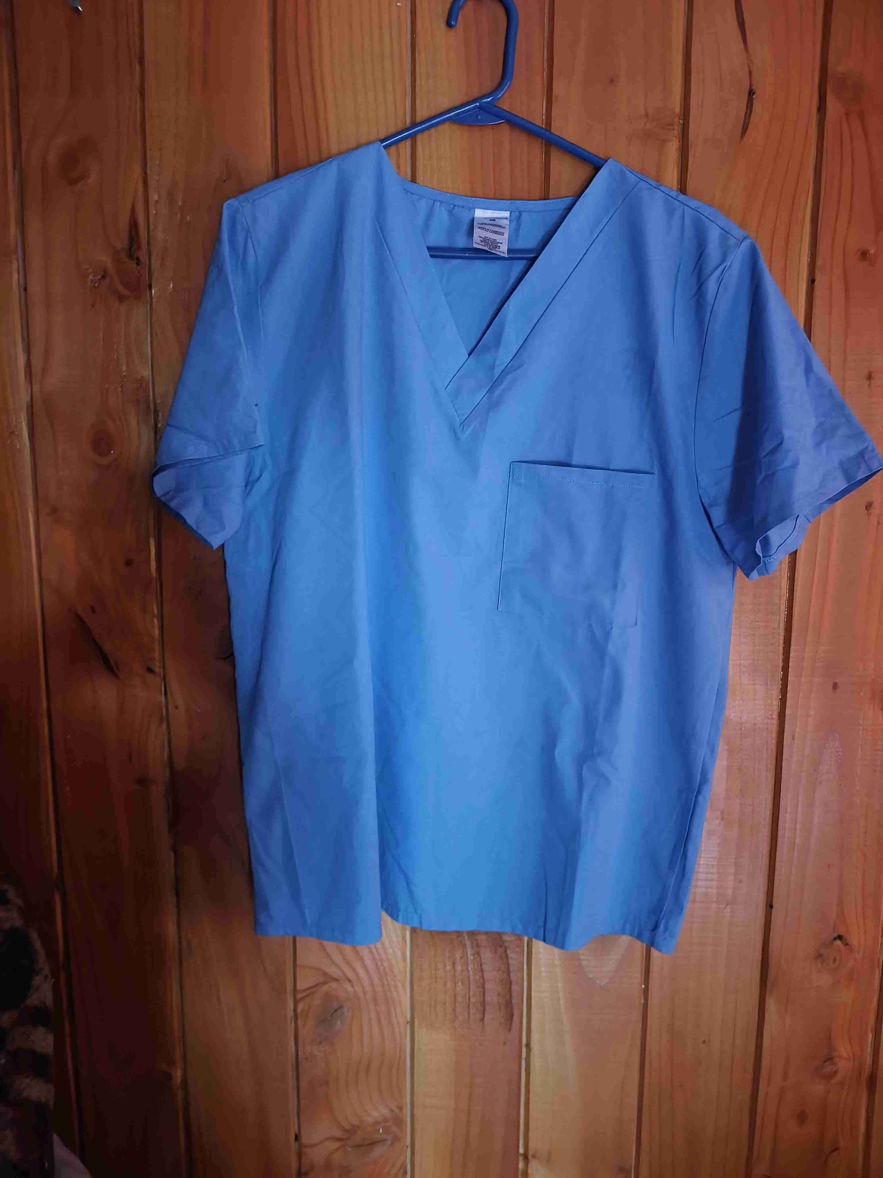 Polera médica azul