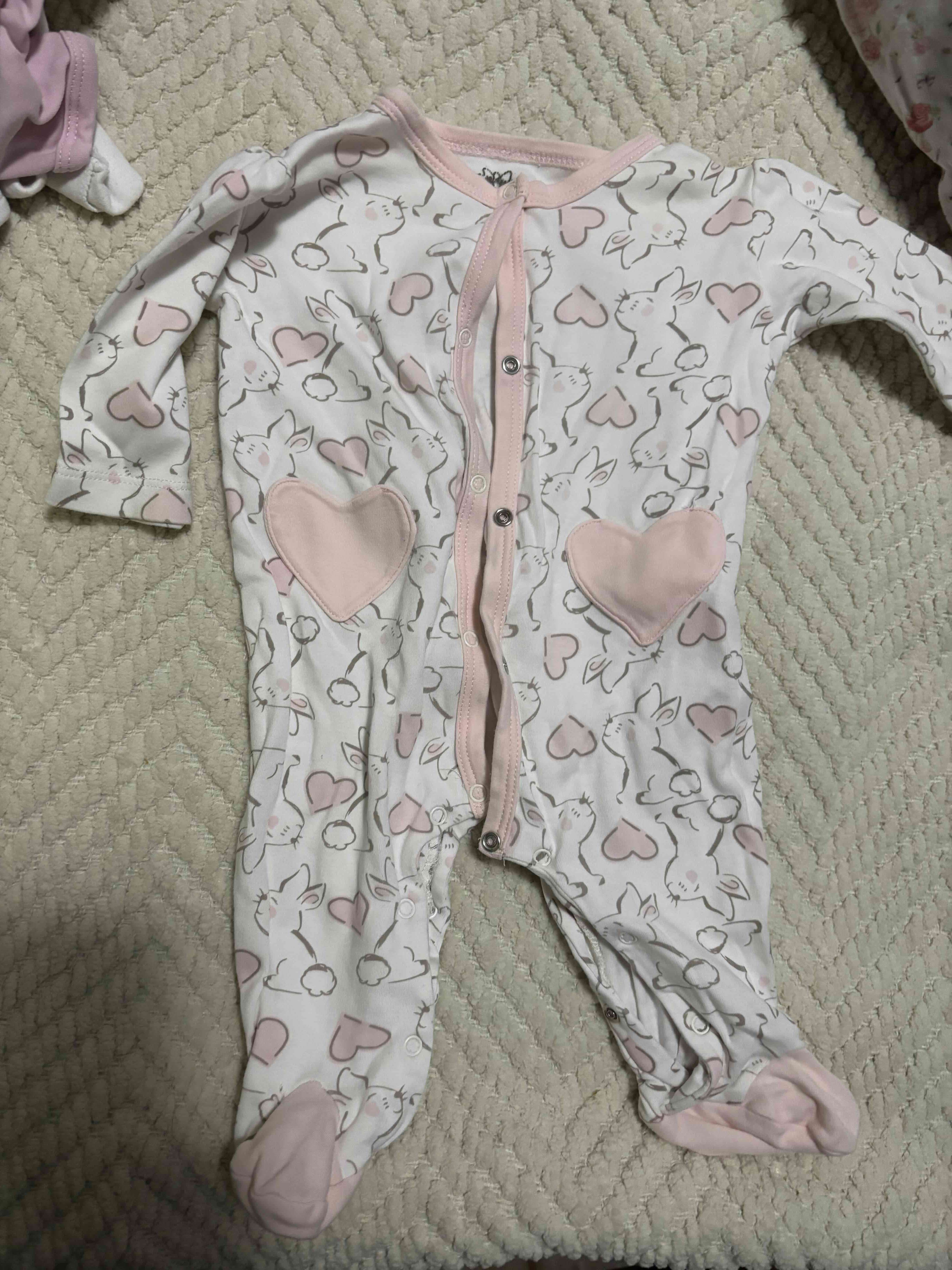 Enterito de bebé con conejitos