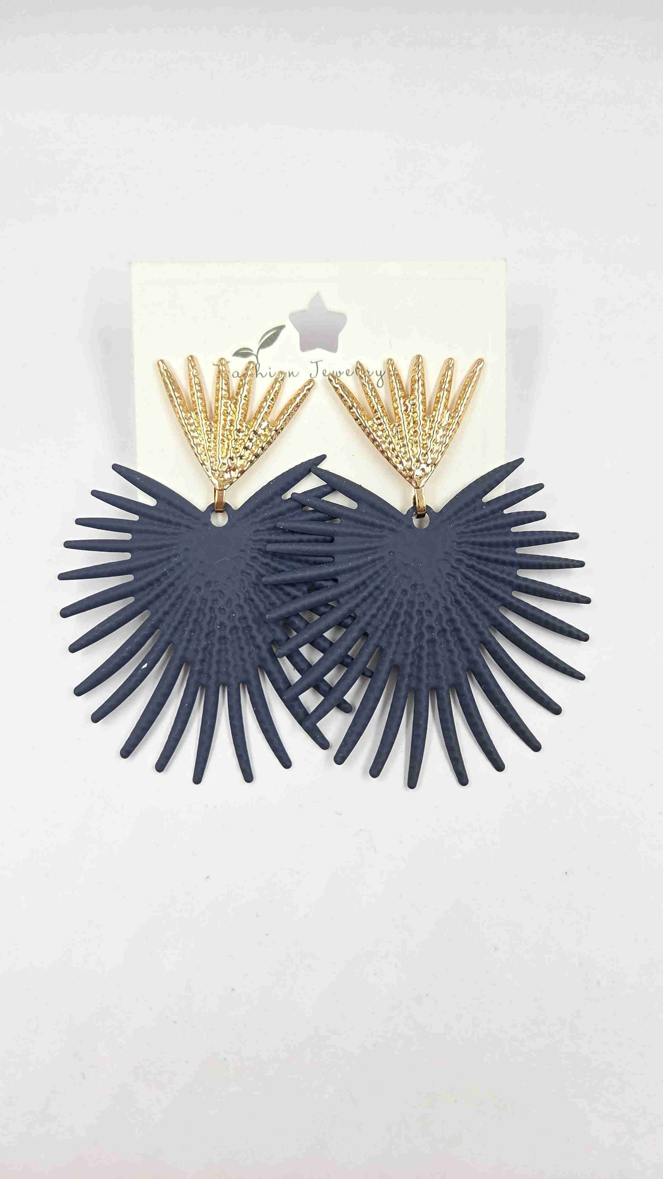 Aros dorados con diseño abstracto - miniatura 1