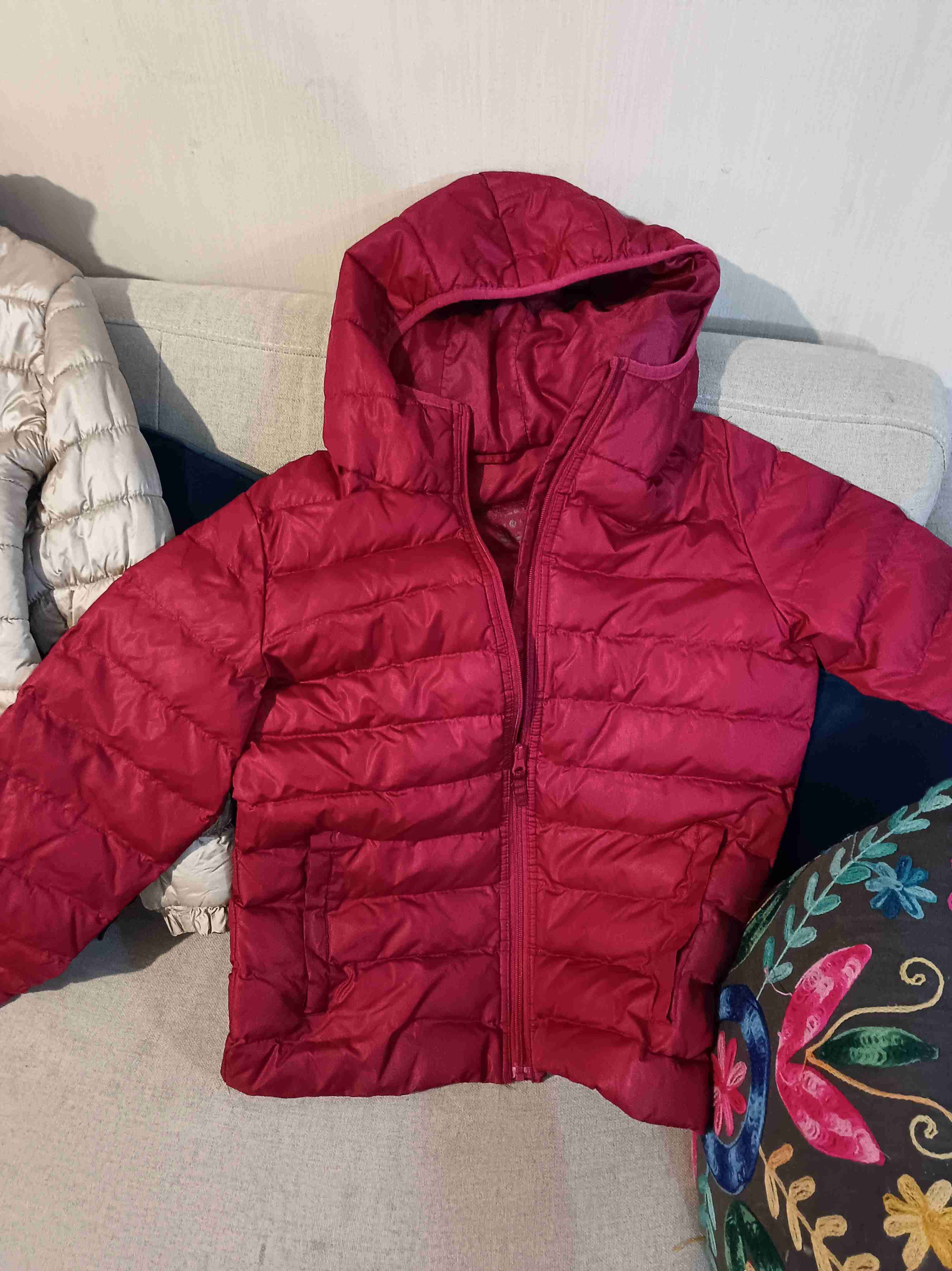 8 Chaquetas acolchadas roja con capucha - miniatura 1