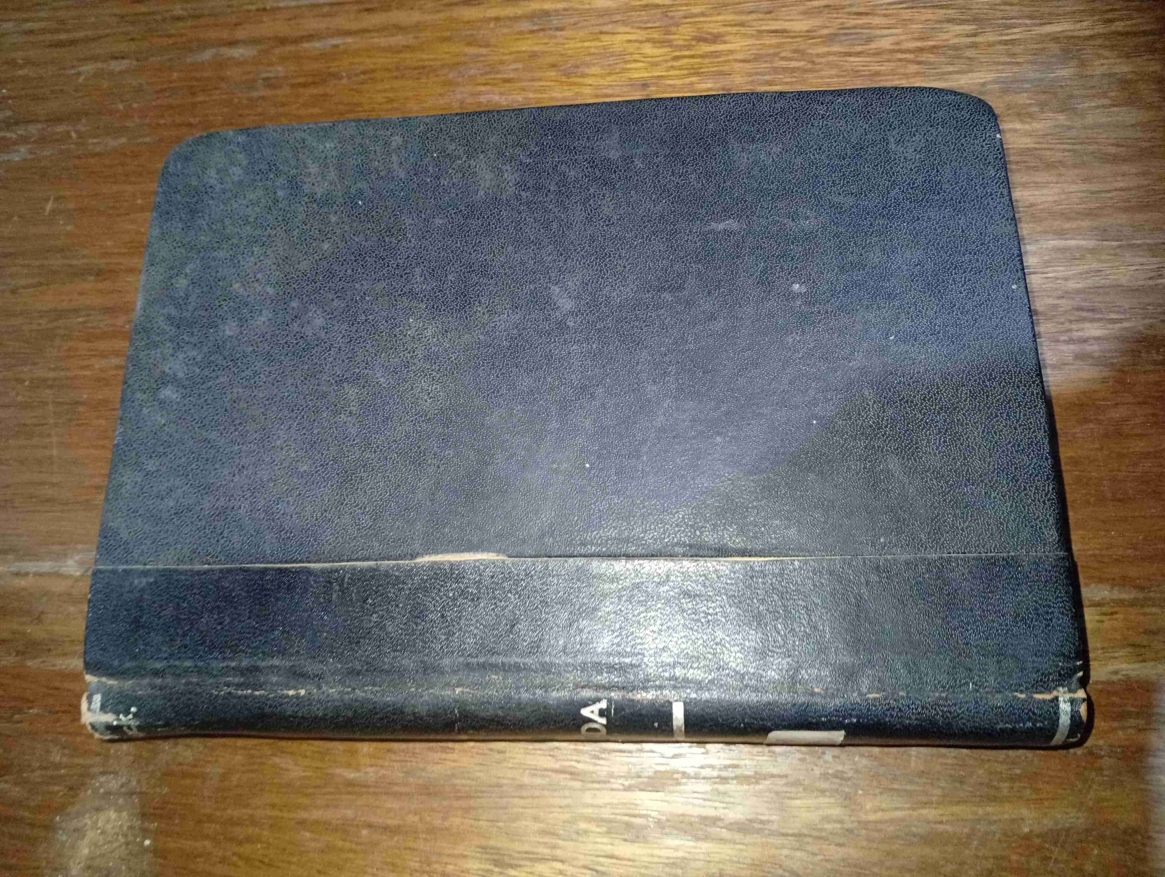 Libro 'La Exiliada' antiguo - miniatura 3