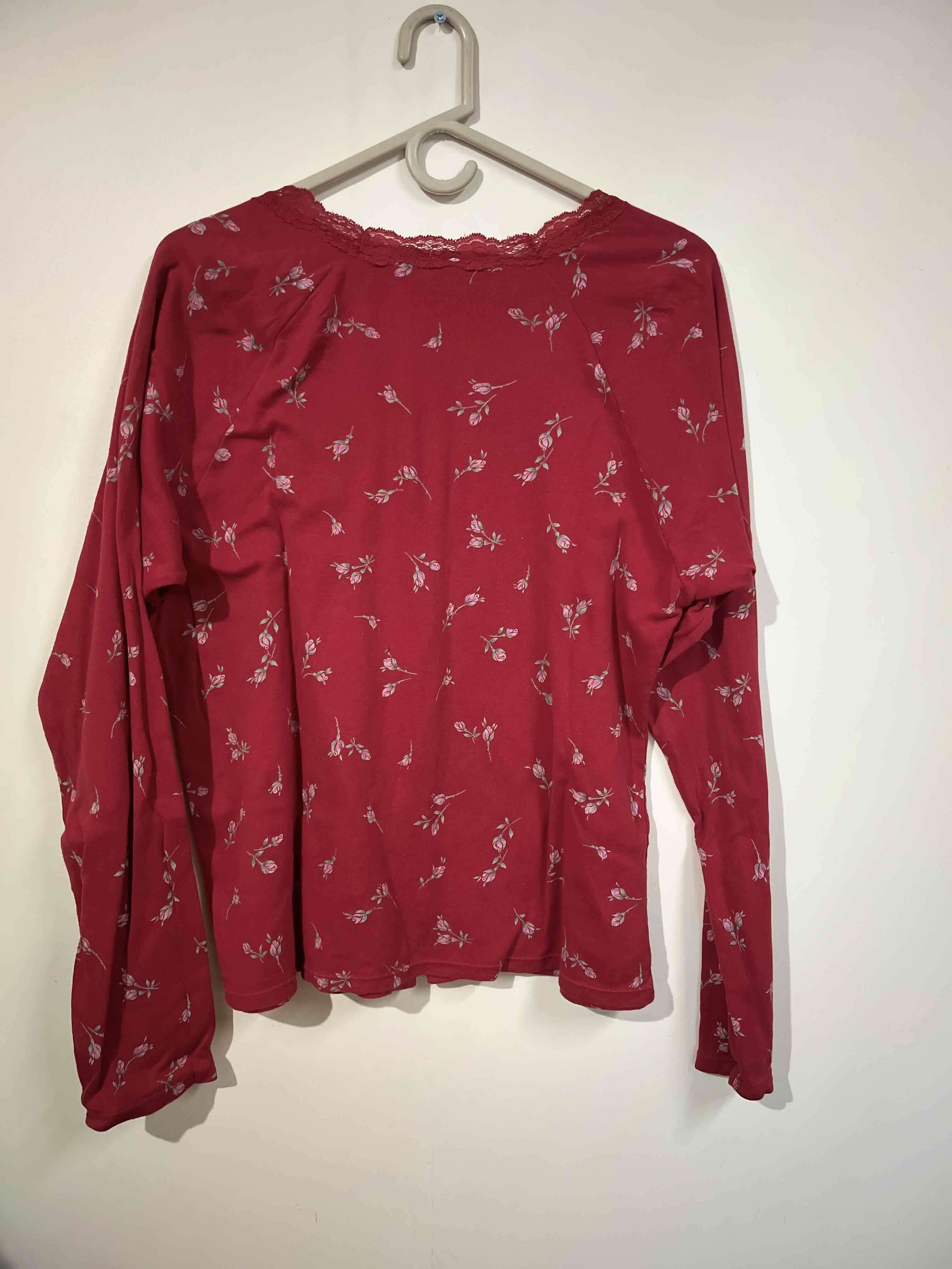 Polera VS roja con encaje floral - miniatura 2