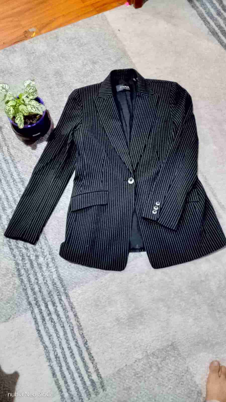 Falda corta negra elegante - miniatura 2