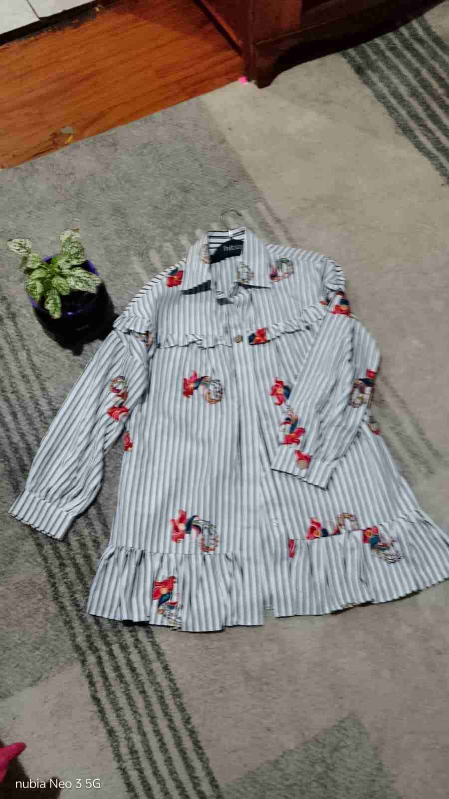 Falda corta negra elegante - miniatura 4