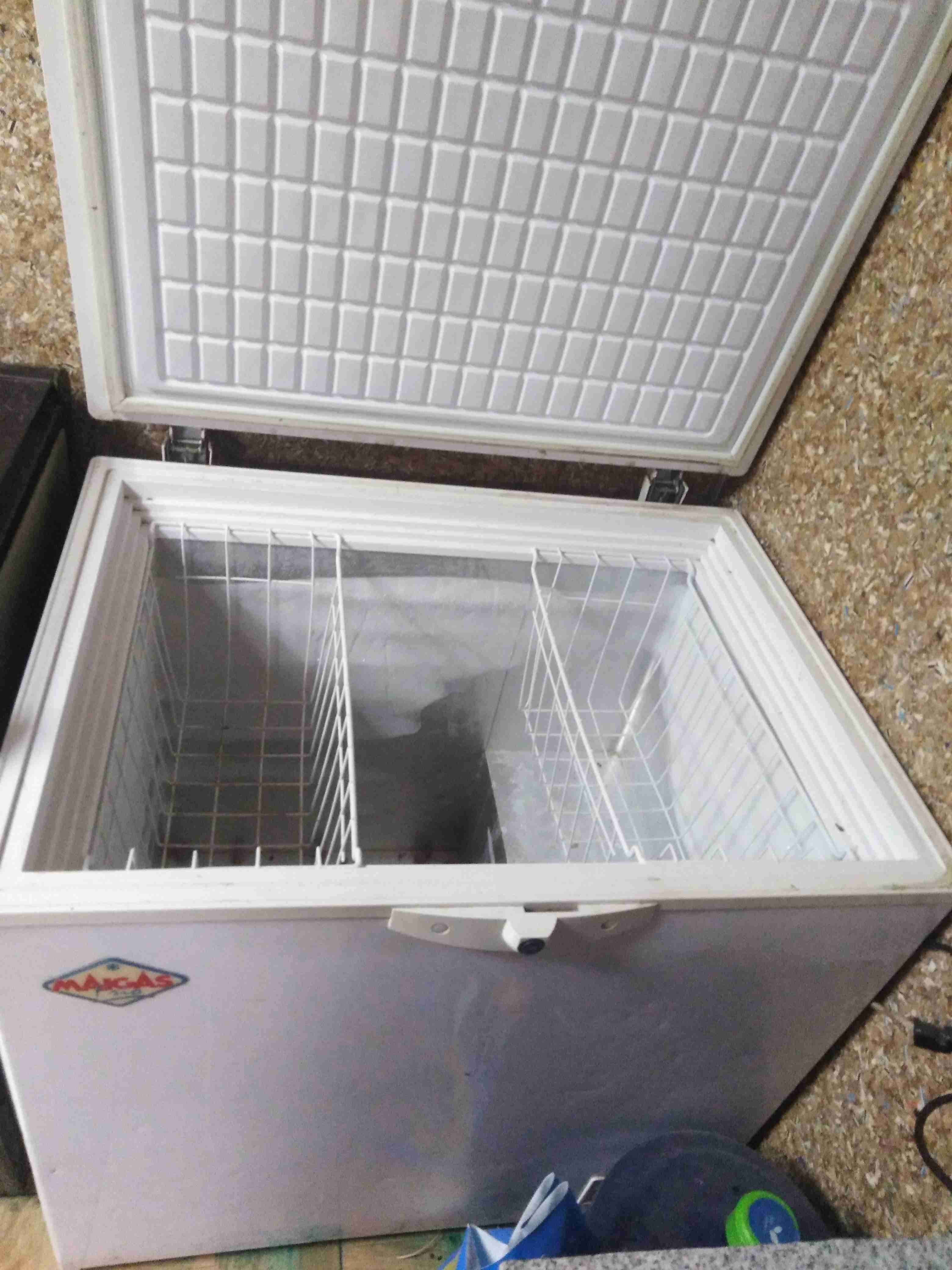 Congelador horizontal marca Magas