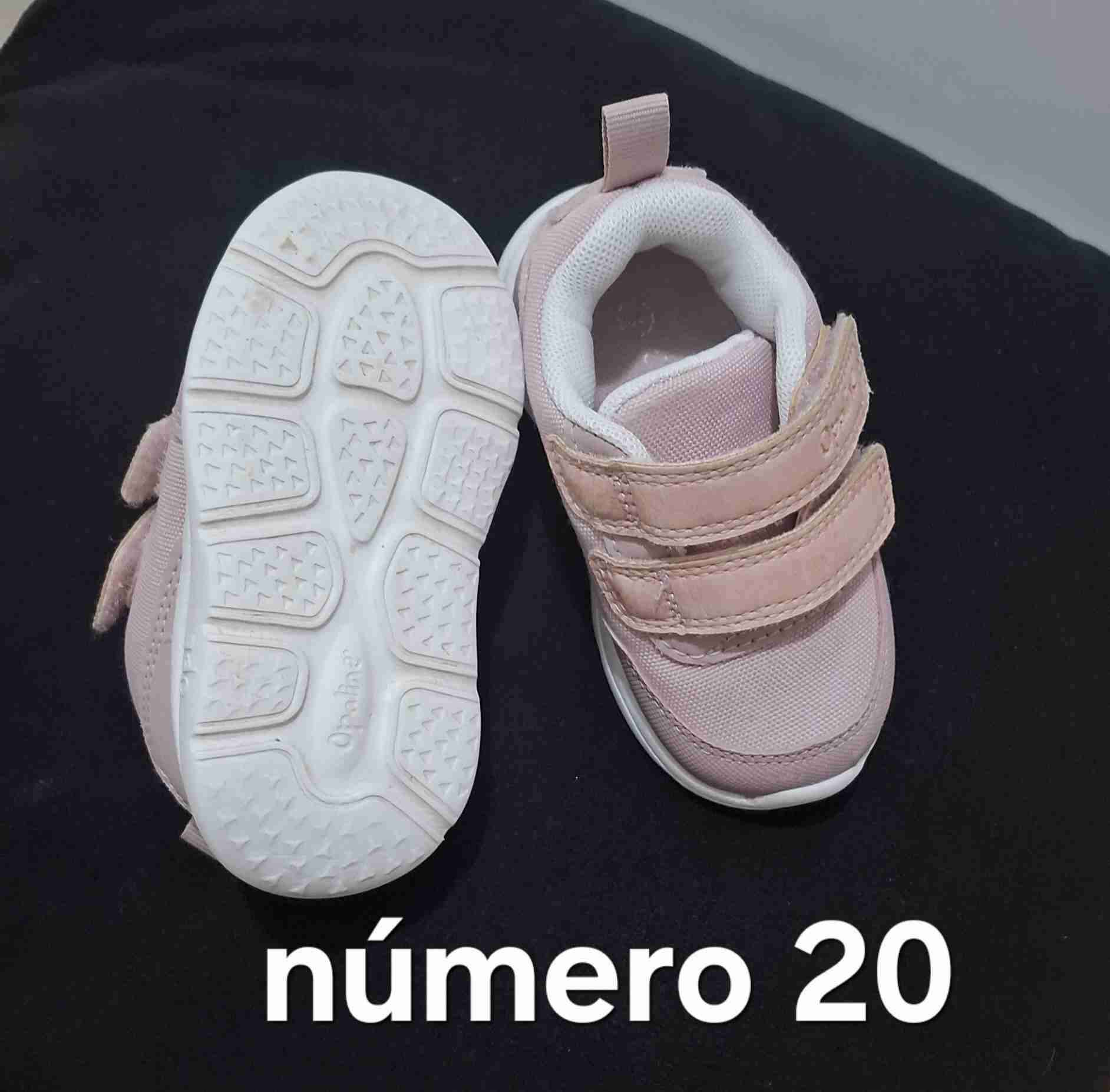 Zapatillas blancas de bebé - miniatura 2