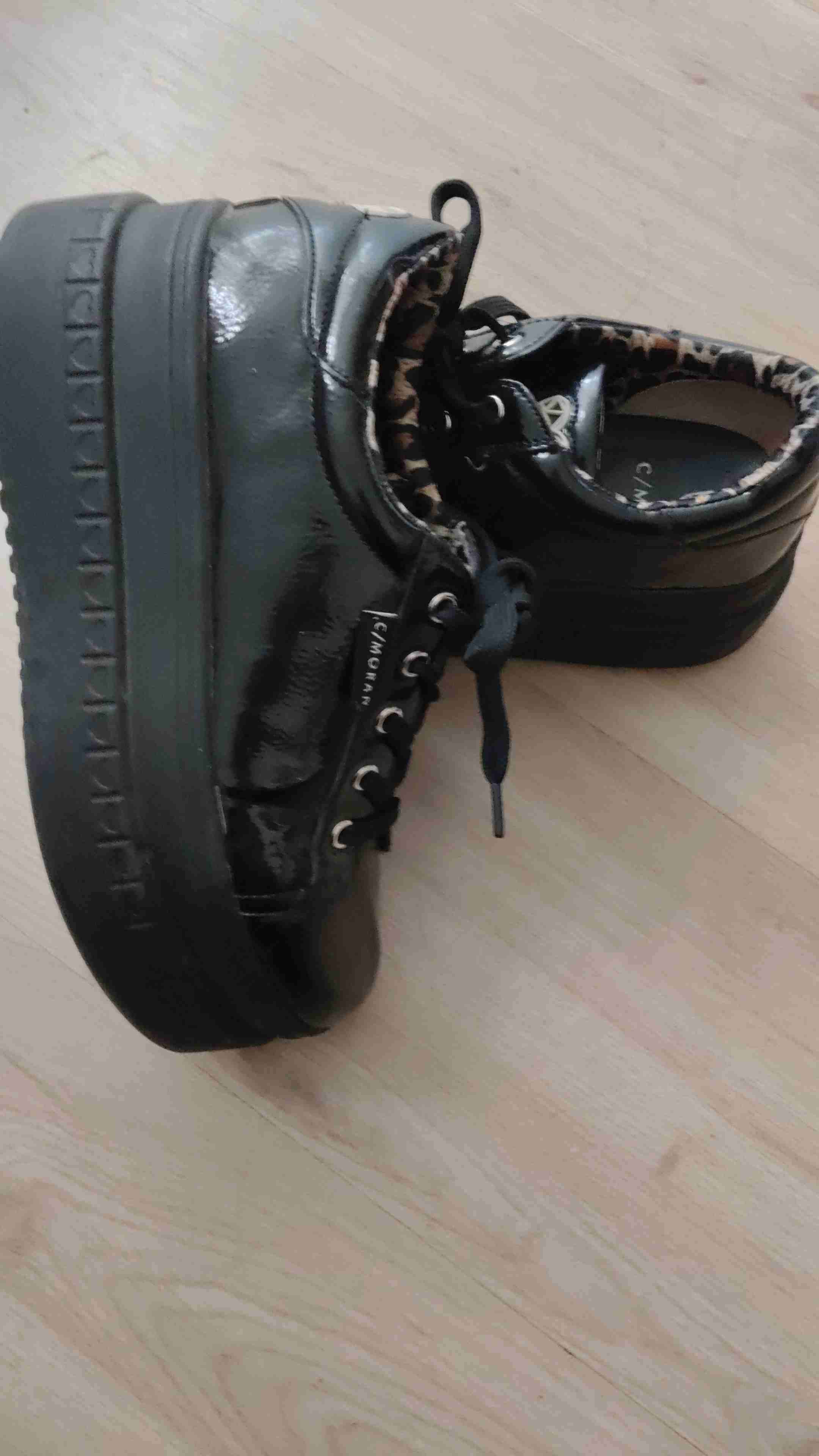 Zapatillas negras con plataforma - miniatura 2