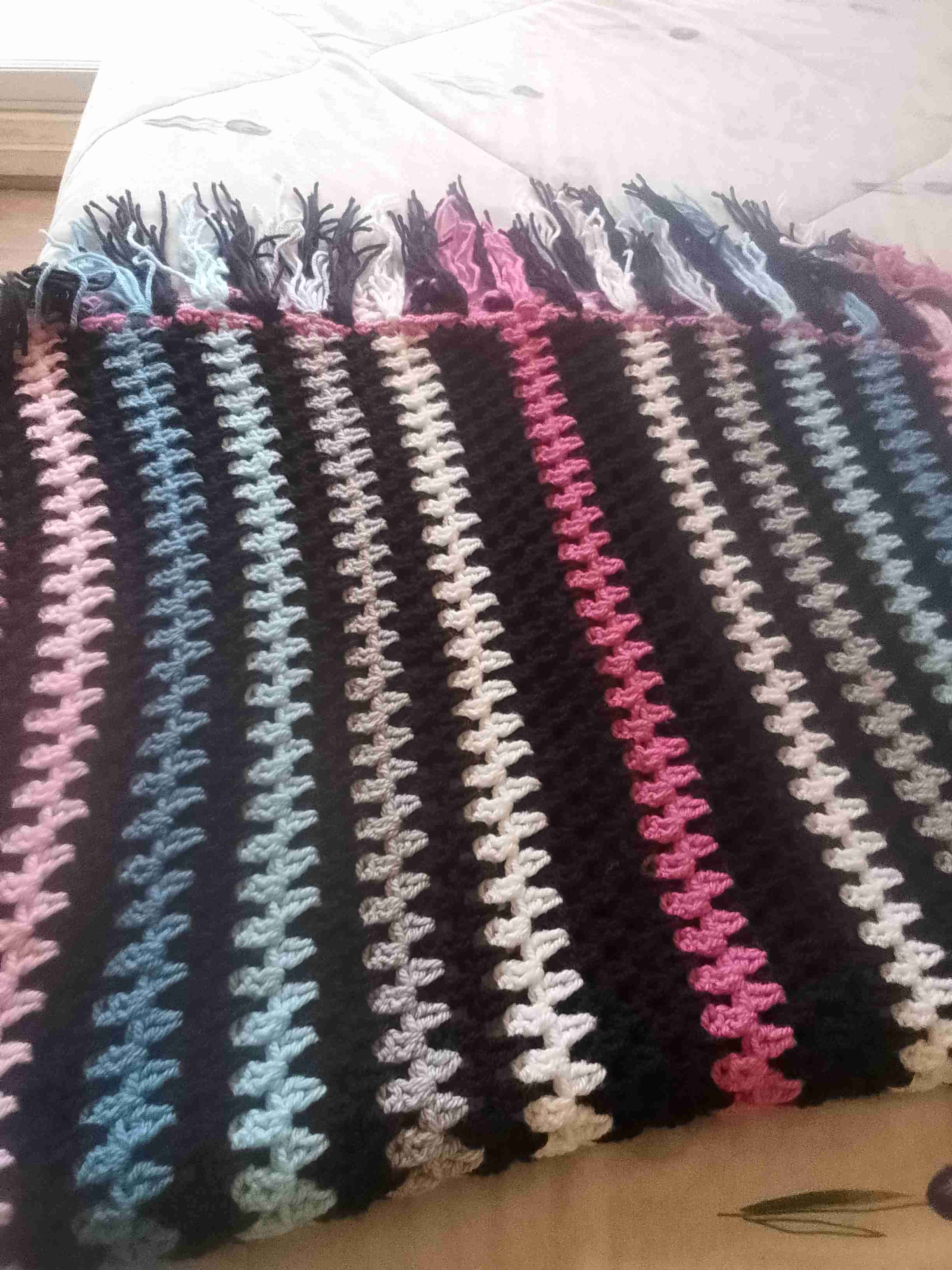 Manta tejida a crochet multicolor - miniatura 1