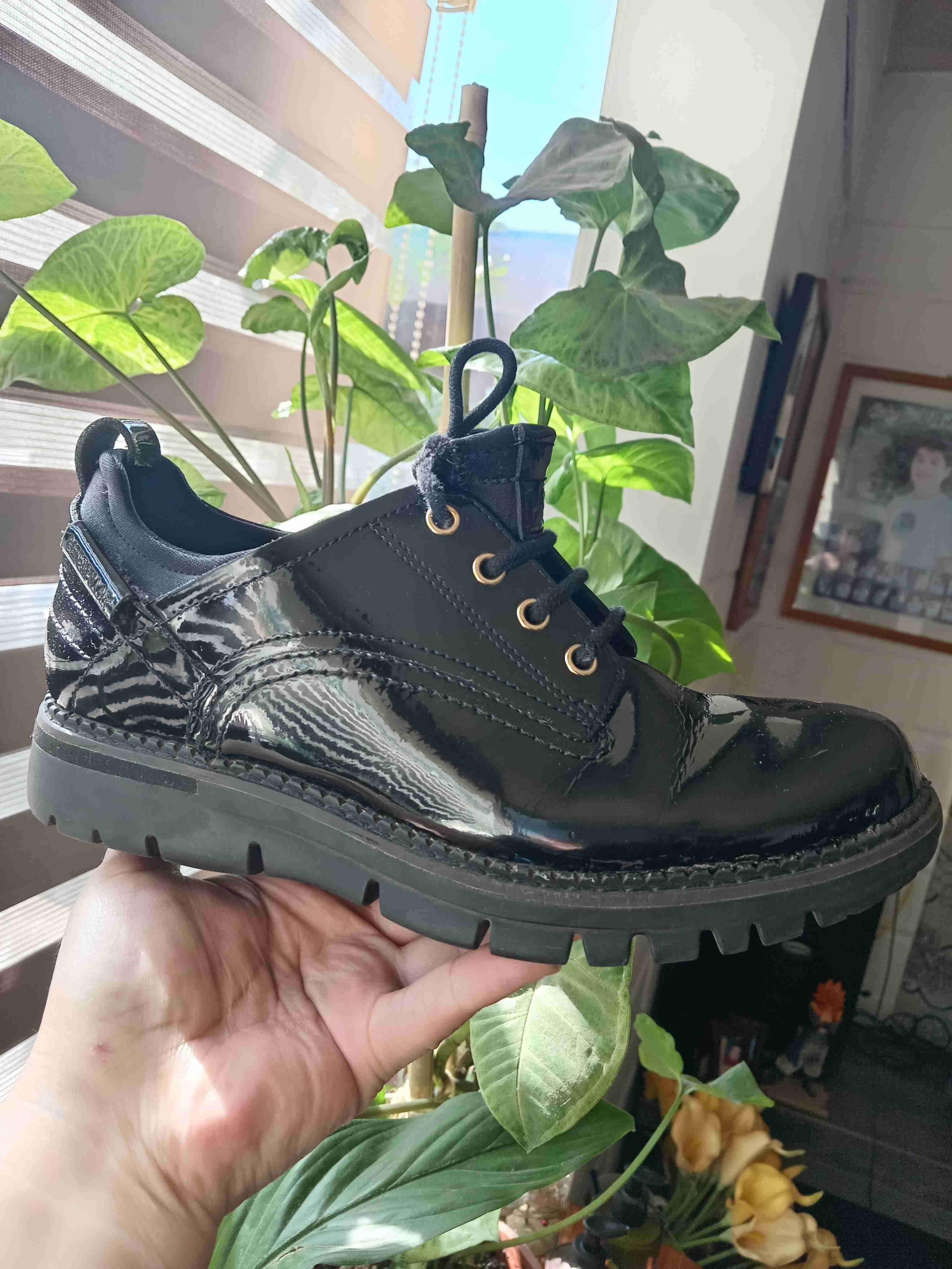 Zapatos negros de charol cat - miniatura 1