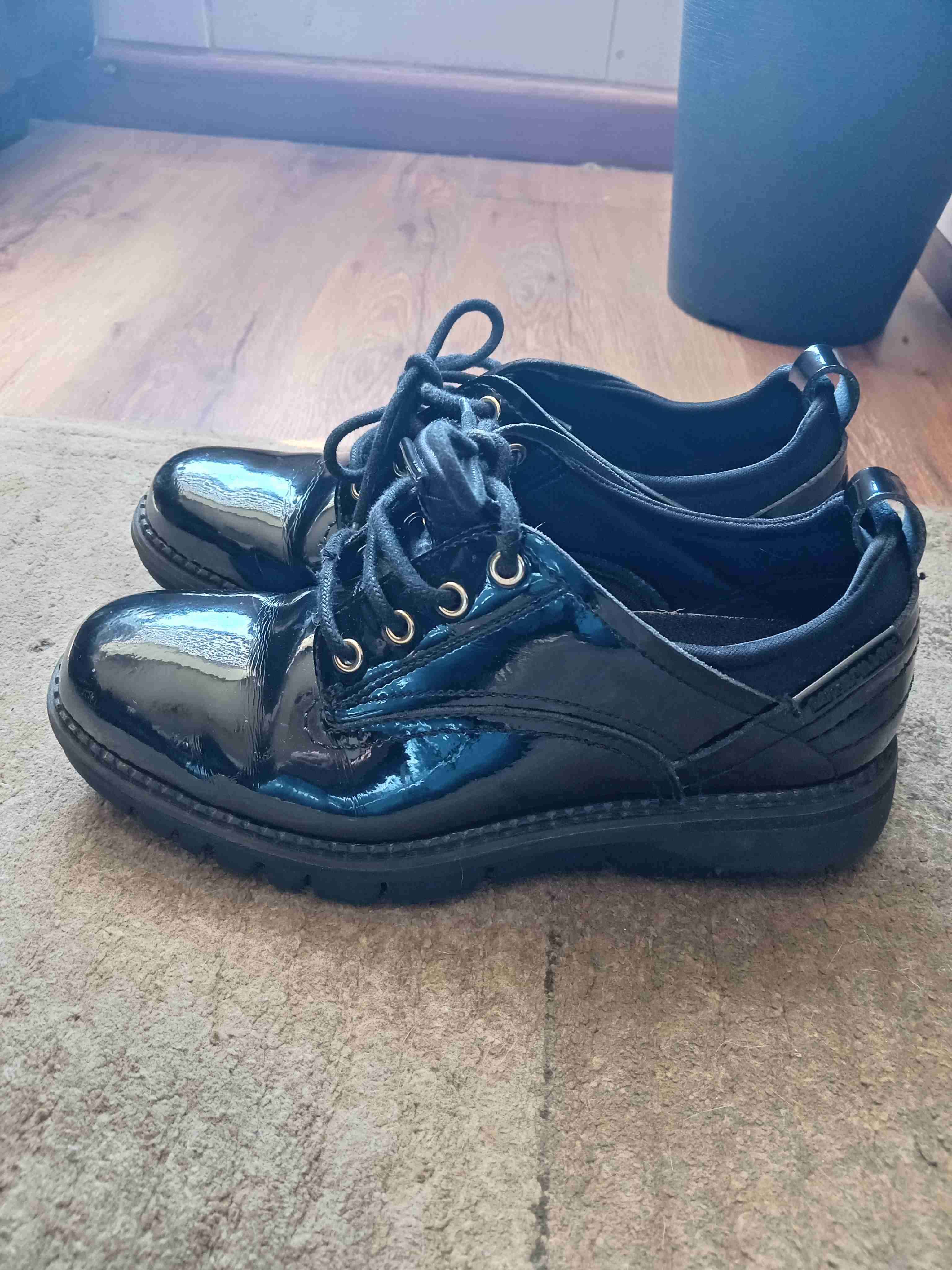 Zapatos negros de charol cat - miniatura 2