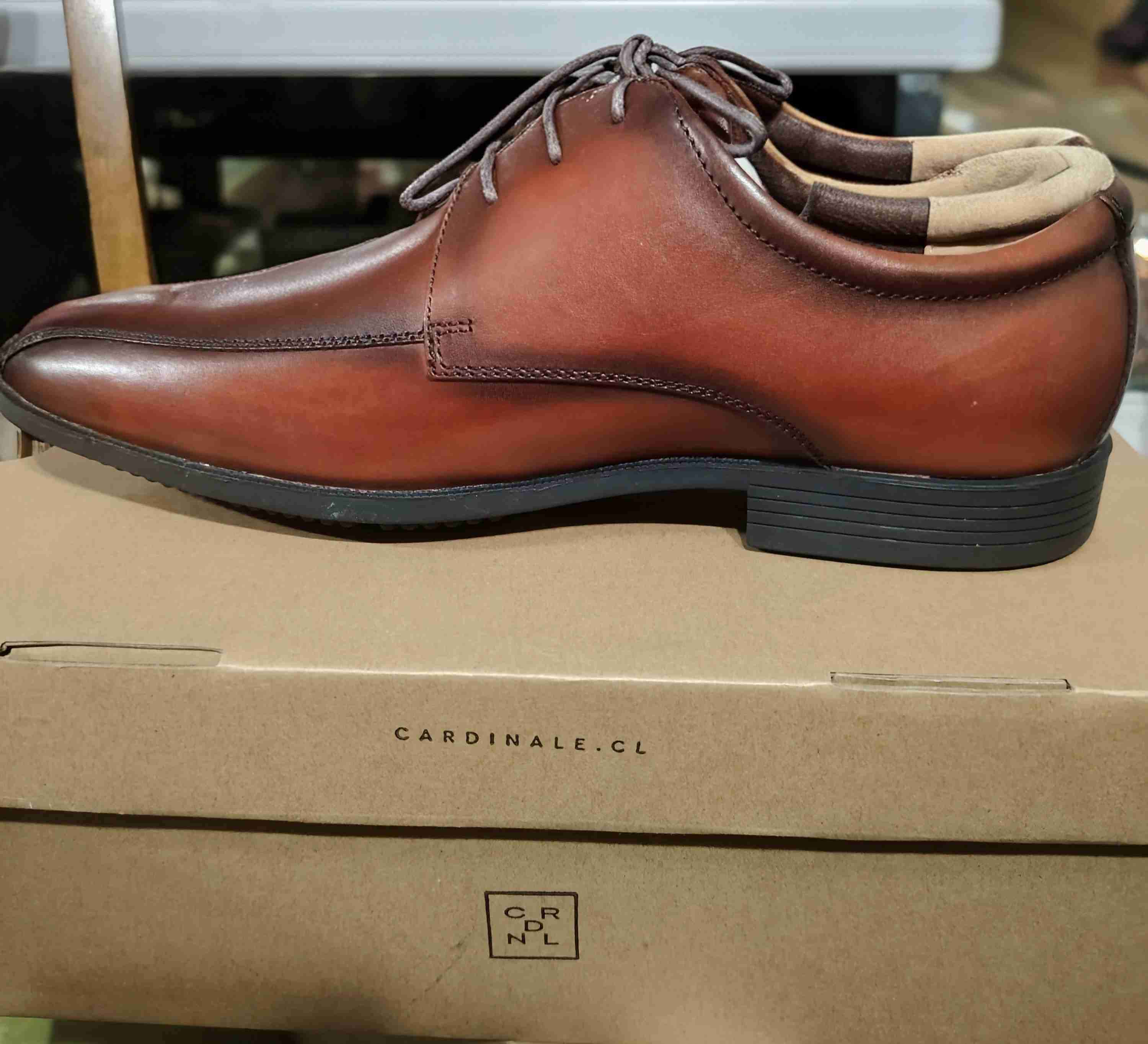 Zapatos de vestir marrón cuero marca Cardinale. - miniatura 3