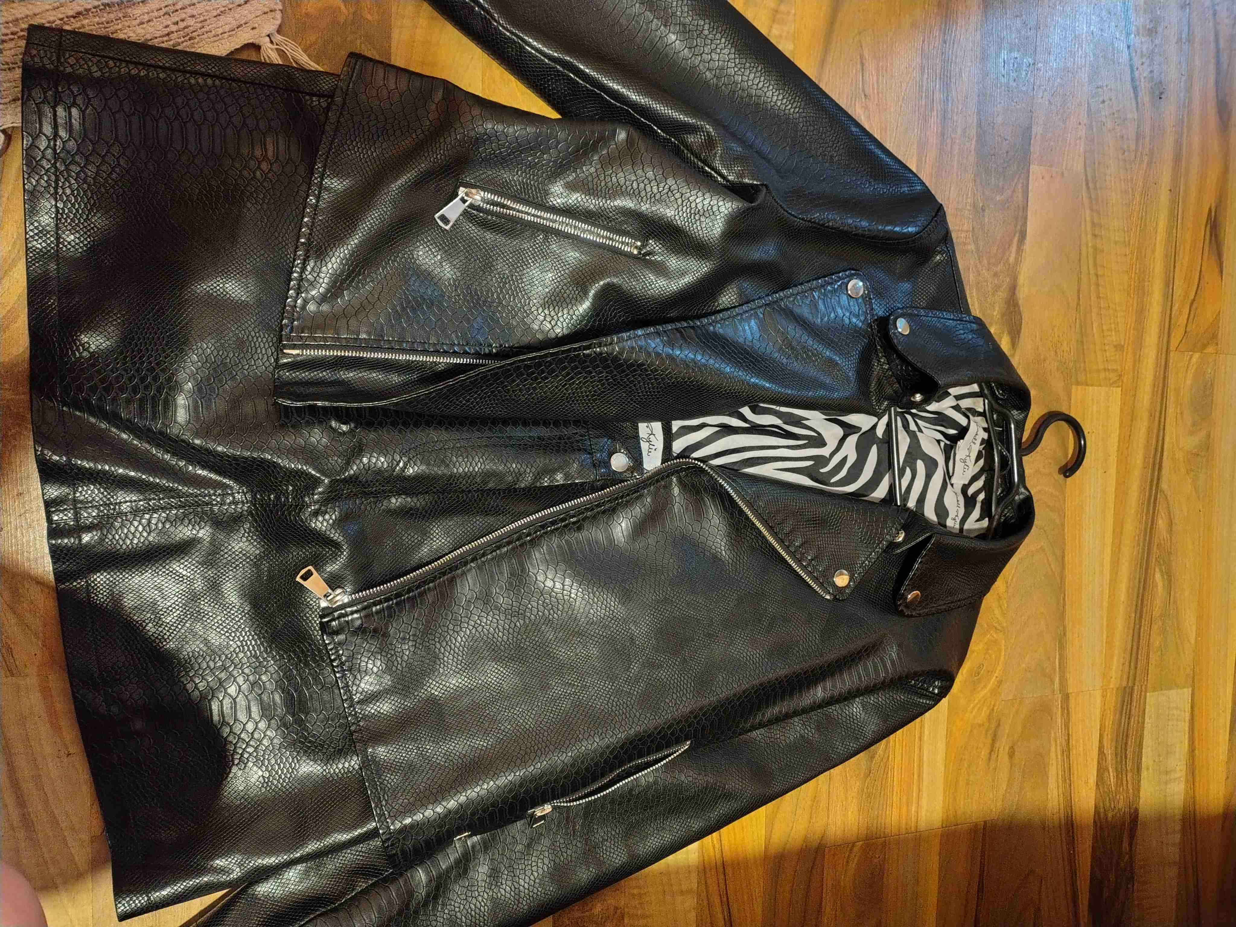 Ropa de cuero - miniatura 4