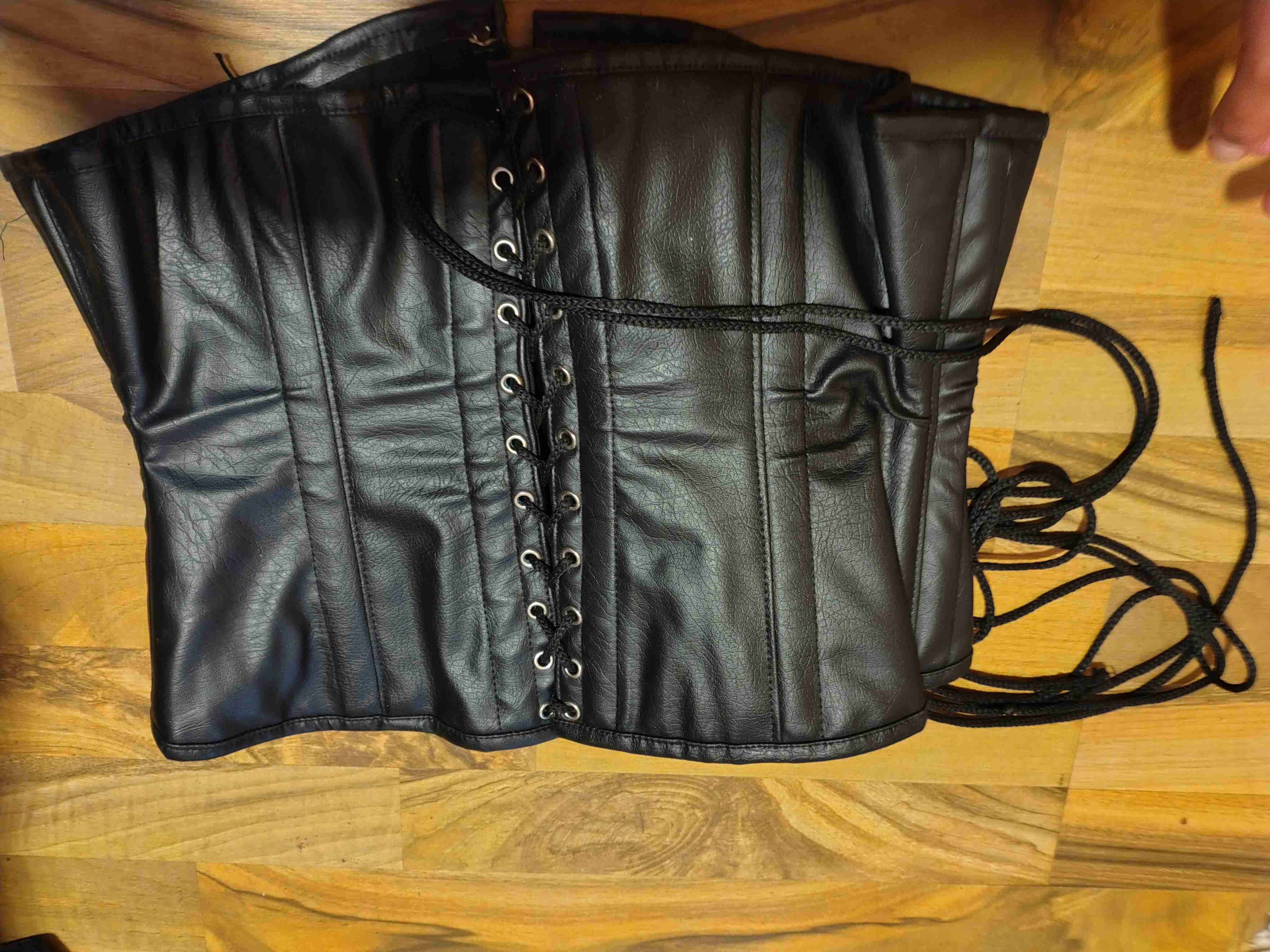 Ropa de cuero - miniatura 5