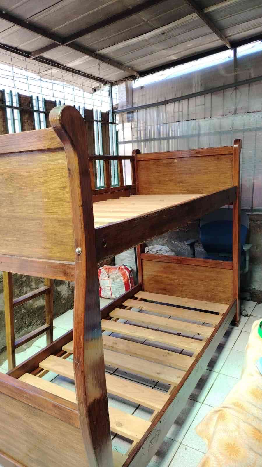 Camarote de madera con escalera - miniatura 3