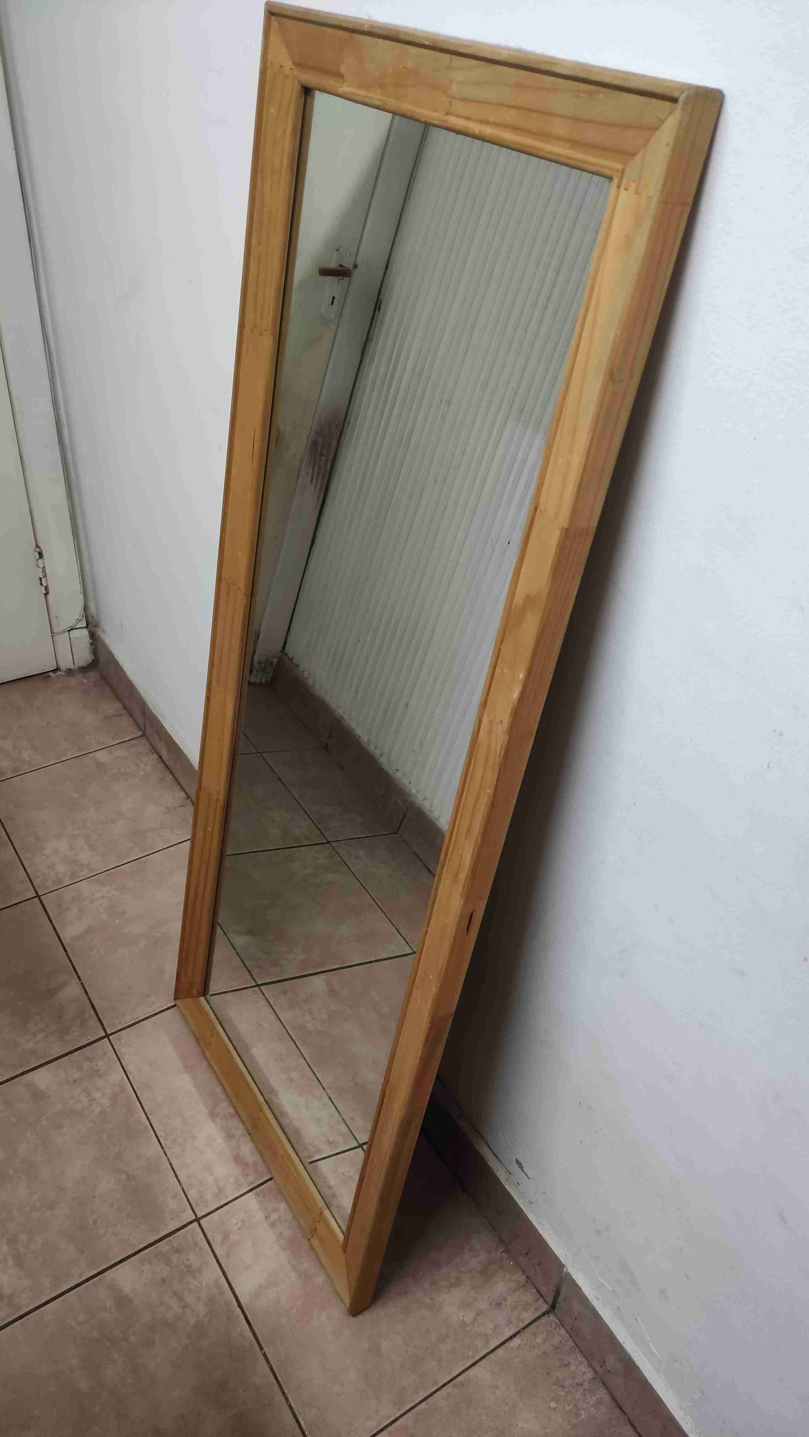 Espejo con marco de madera - miniatura 1