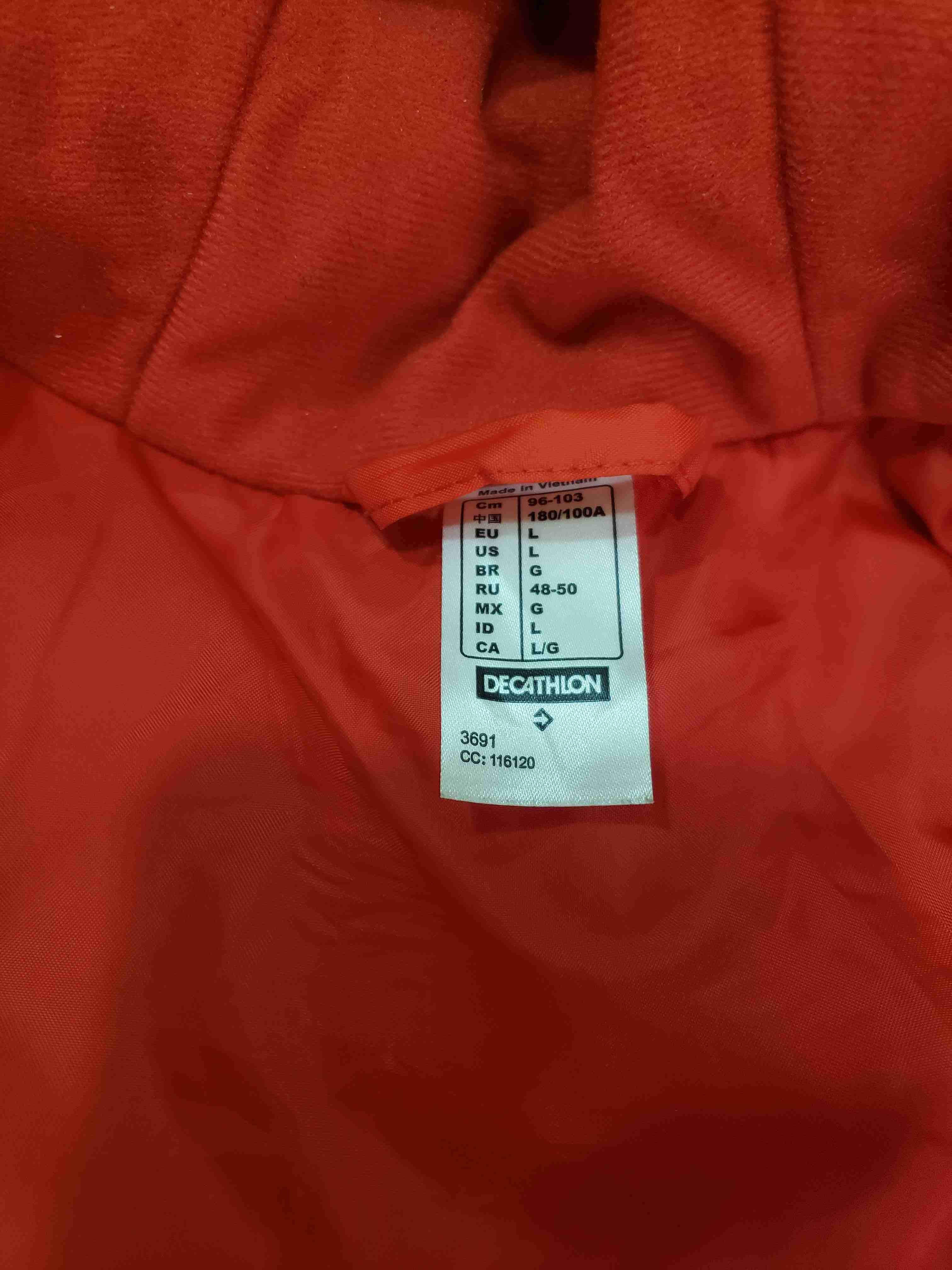 Chaqueta impermeable negra con capucha - miniatura 6