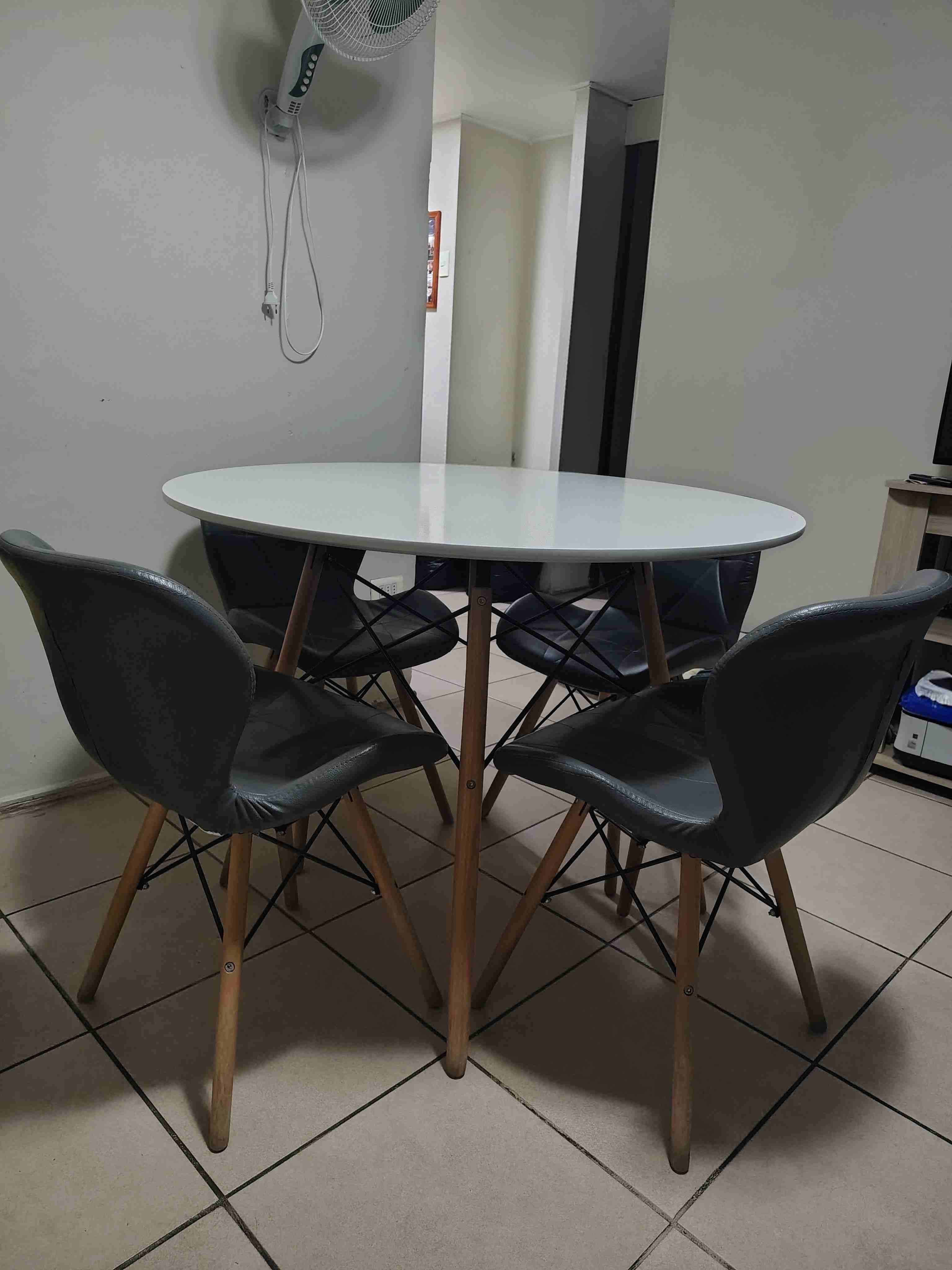 Conjunto comedor redondo moderno - miniatura 1