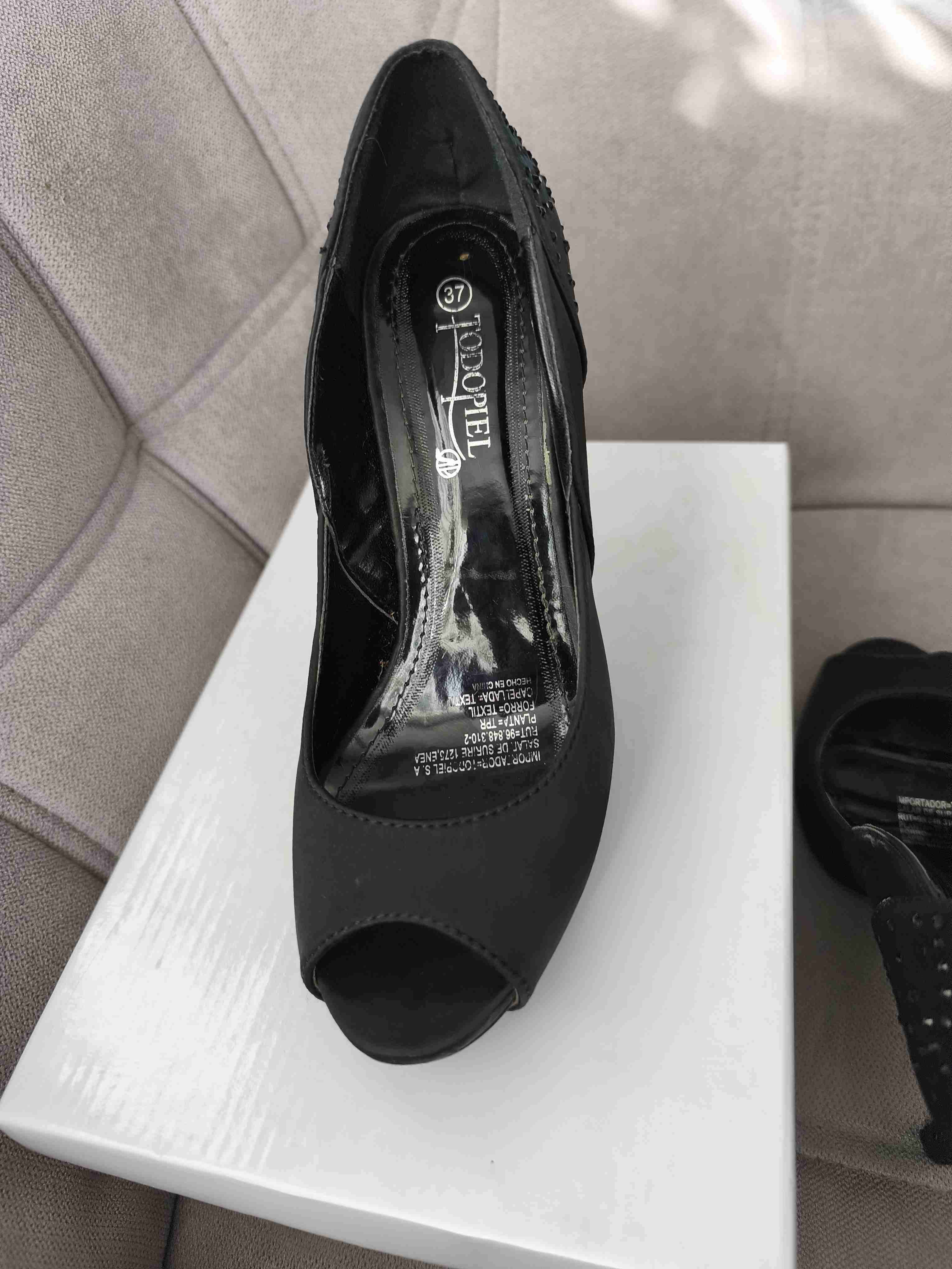 Tacones negros de tela con tachas - miniatura 3