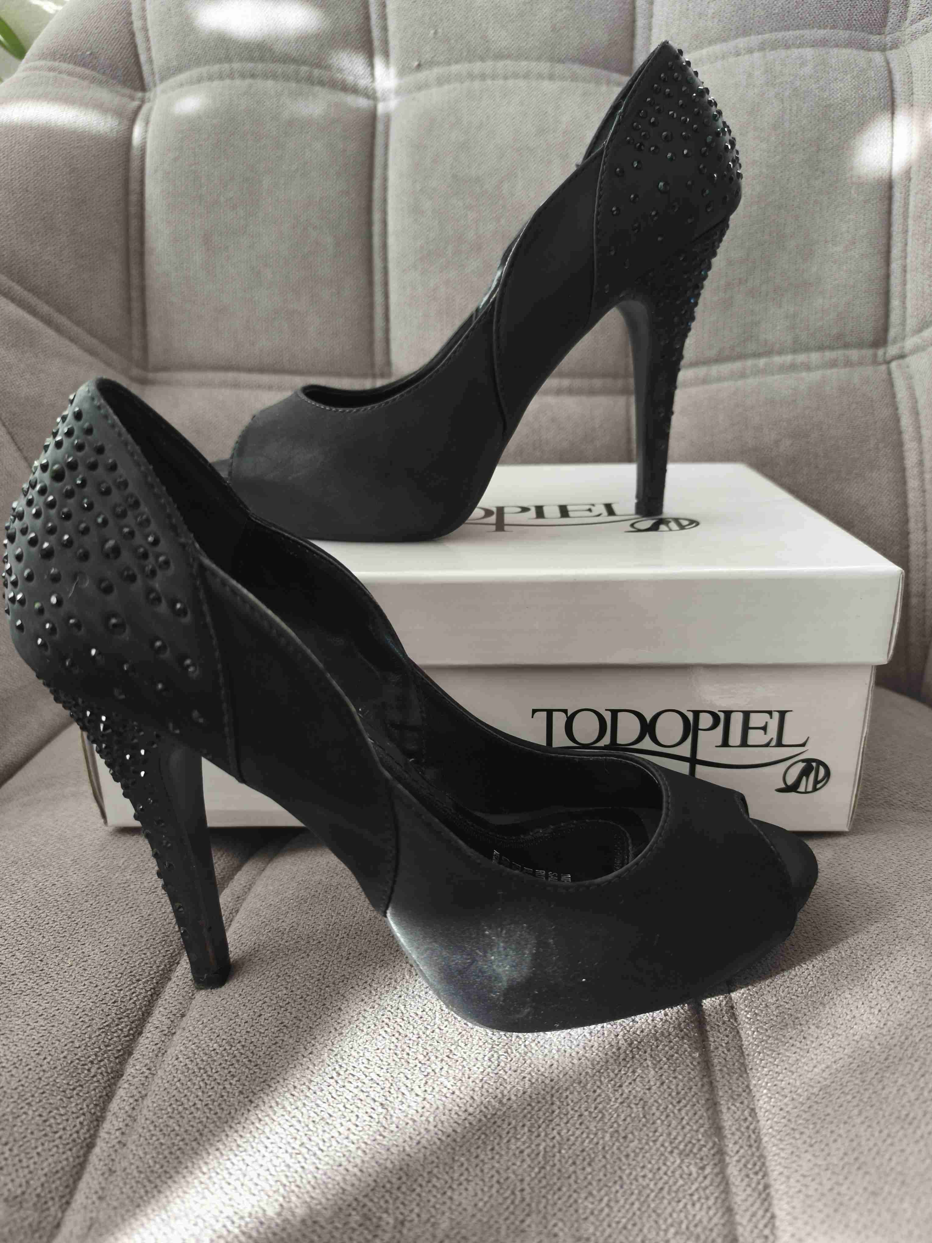 Tacones negros de tela con tachas - miniatura 4