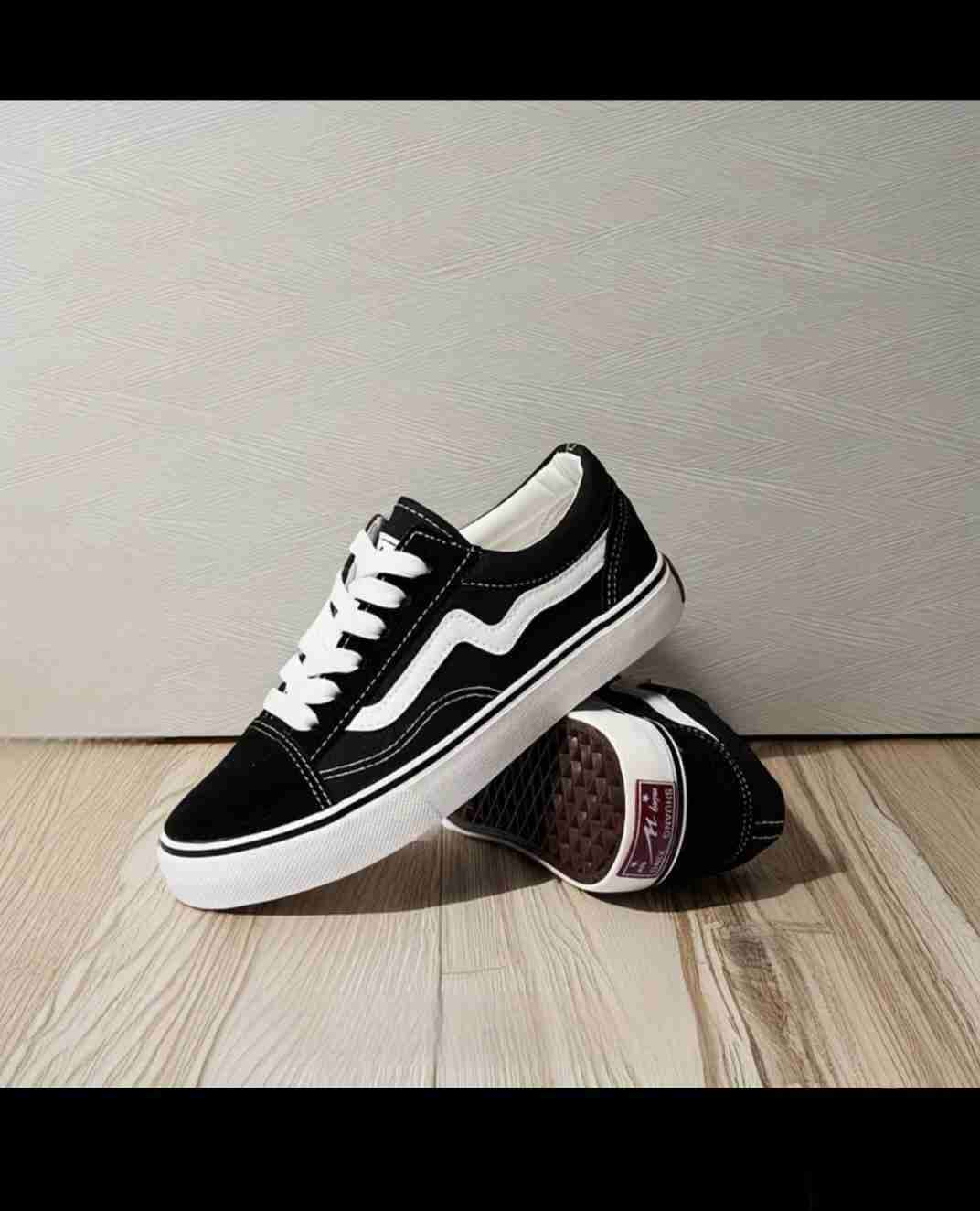 Zapatillas negras deportivas