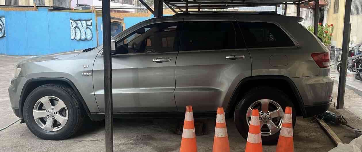 2013 Jeep grand cherokee limited 5.7 cc - miniatura 3