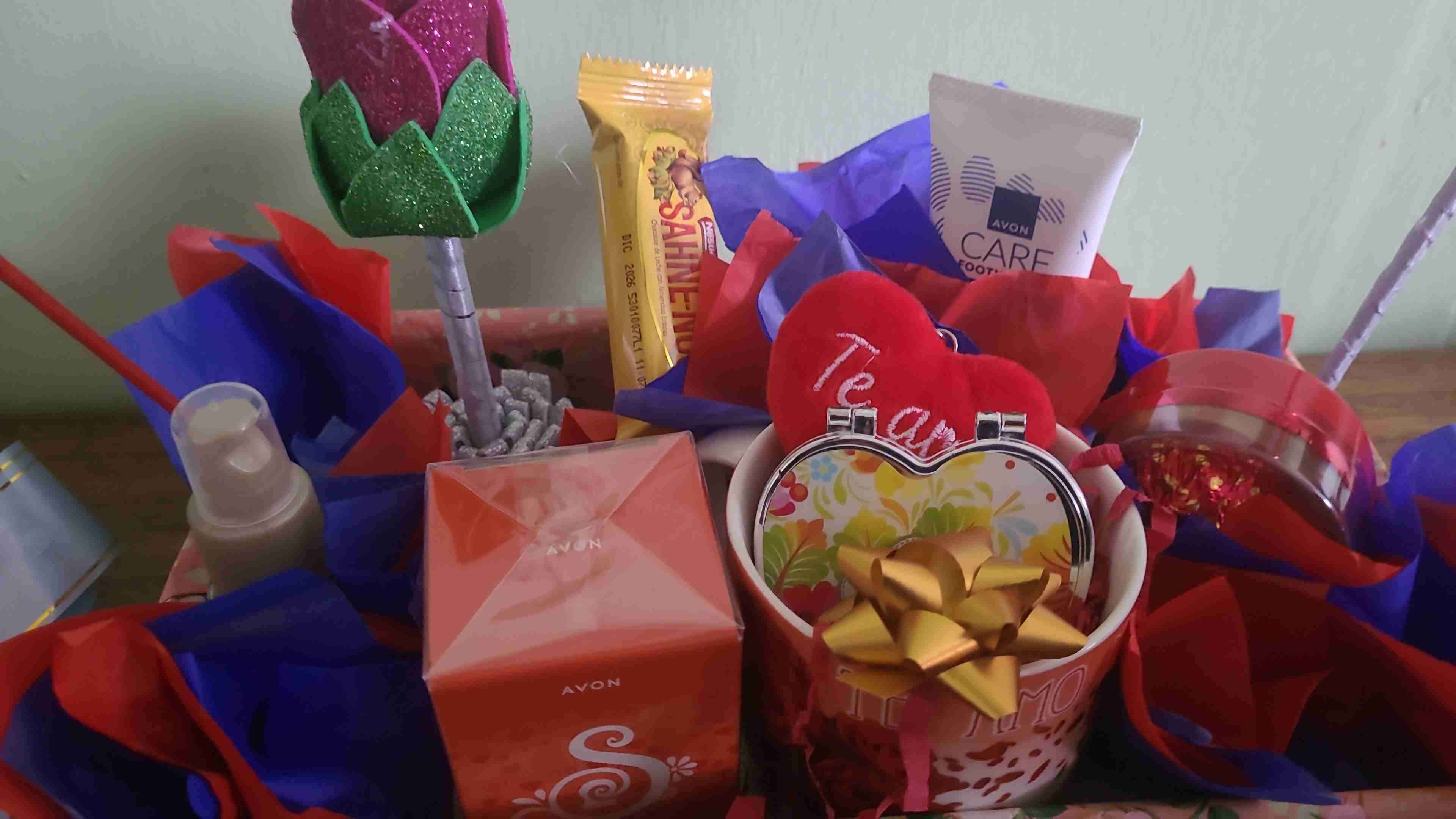 Caja de regalo con globos - miniatura 4