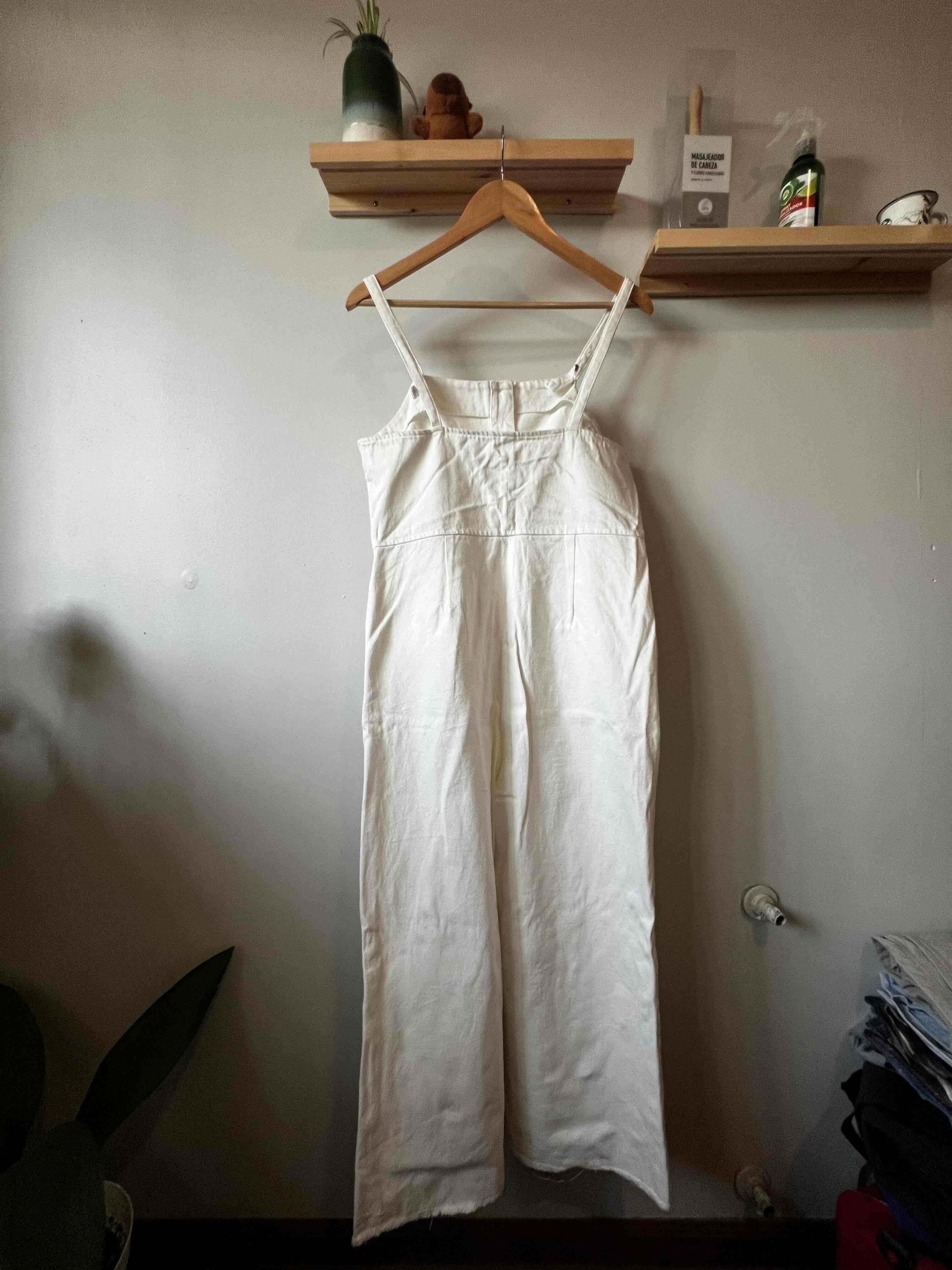 Jardinera o enterito blanco con botones Talla M - miniatura 4