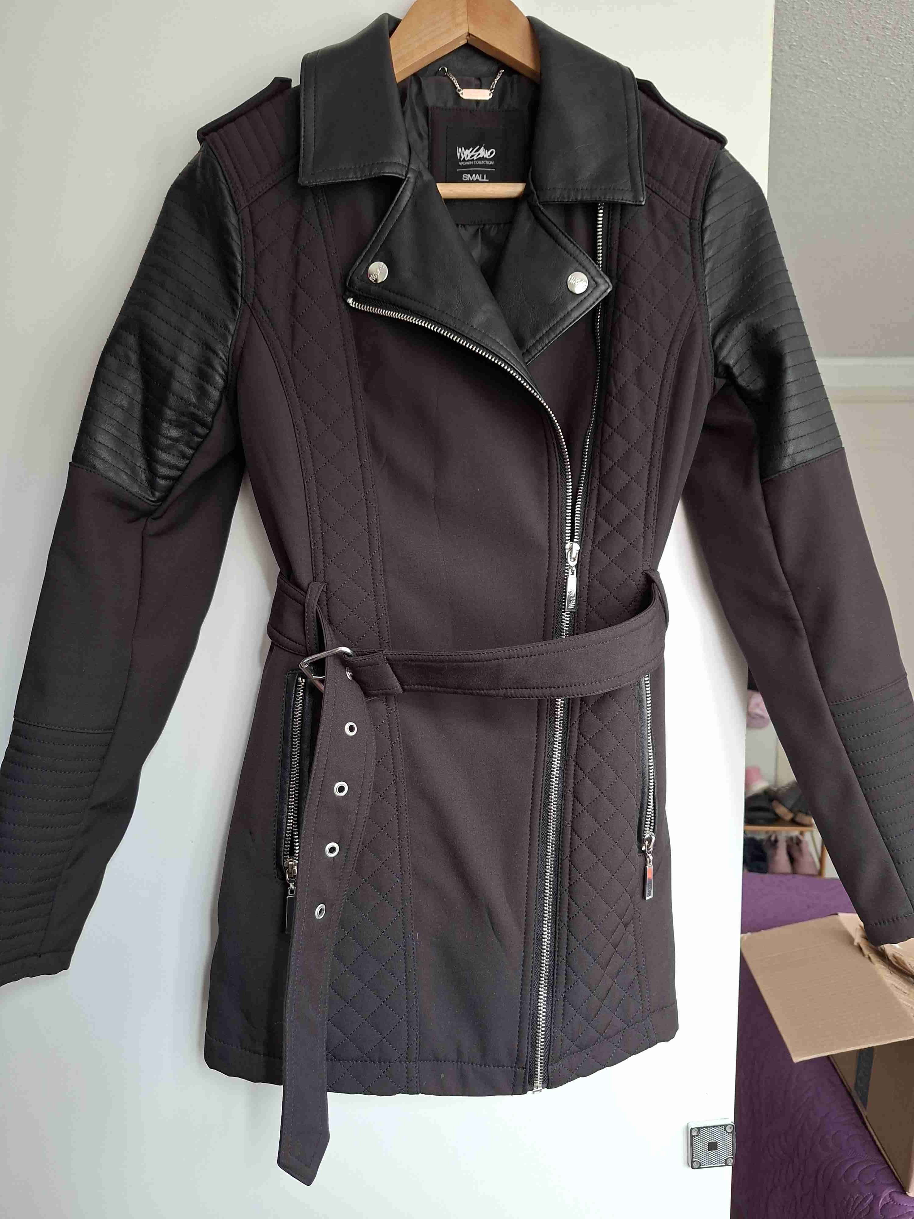 Chaqueta negra biker estilo cuero mossimo - miniatura 2
