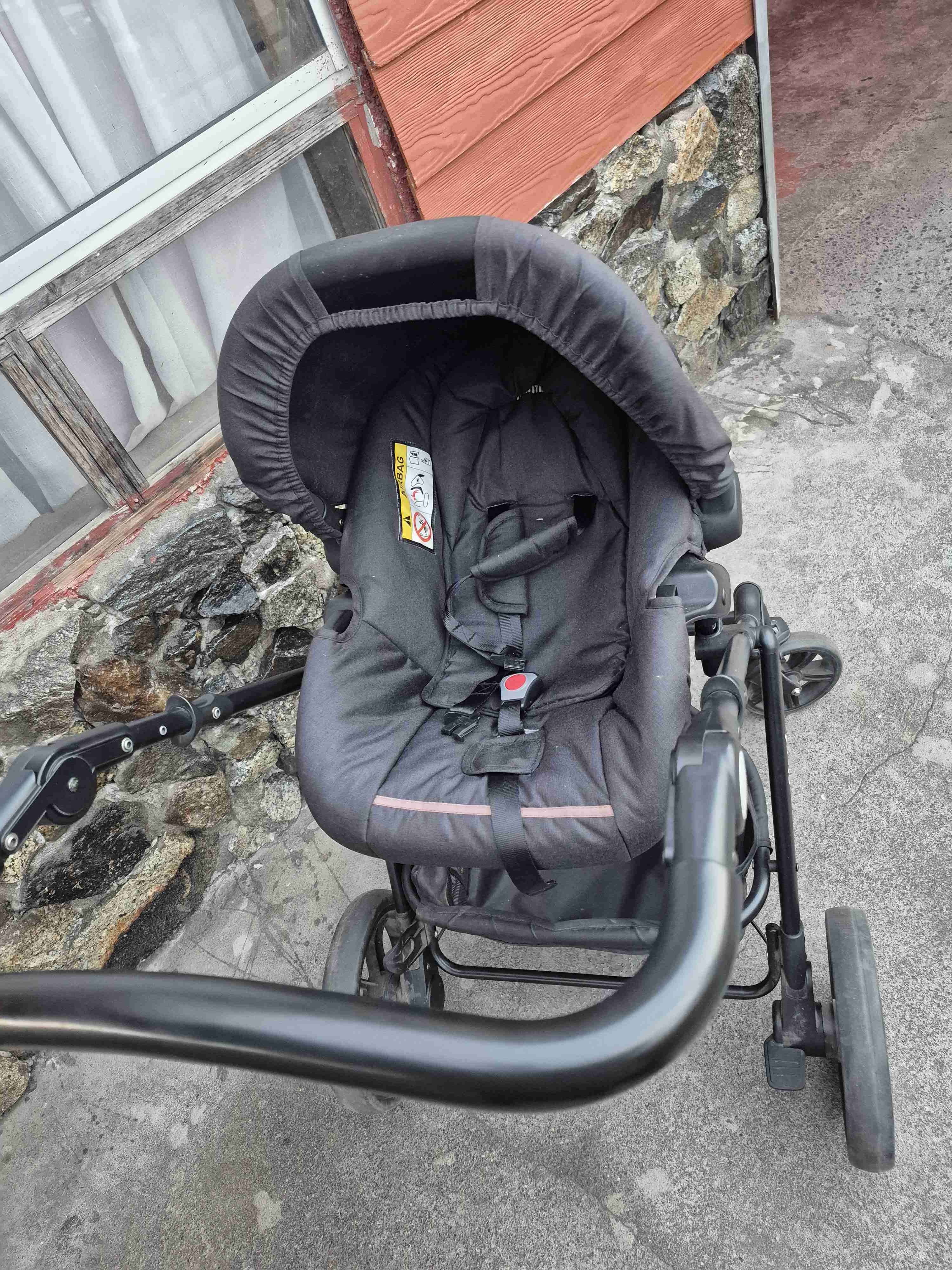 Coche de bebé negro plegable - miniatura 2