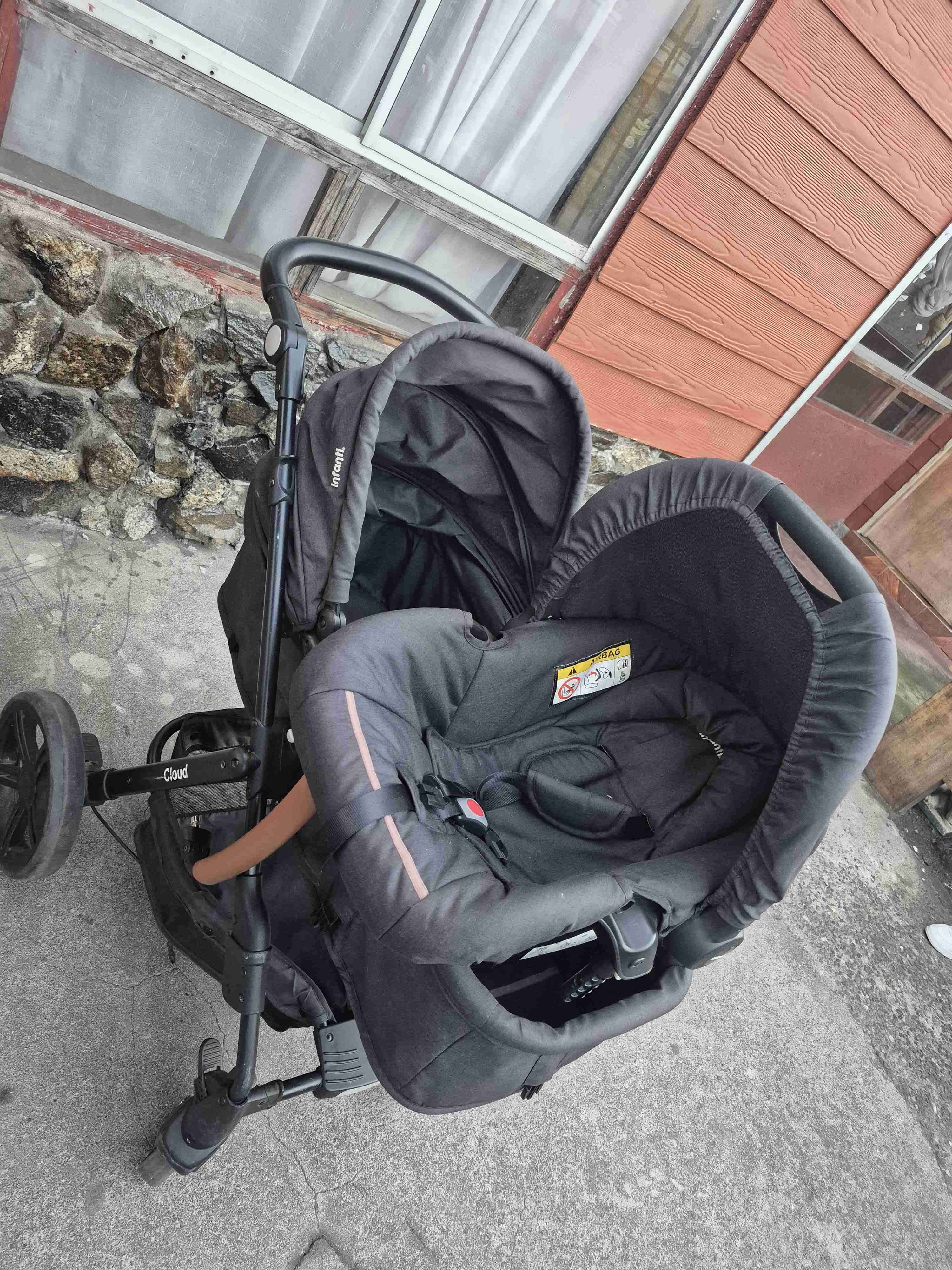 Coche de bebé negro plegable - miniatura 3