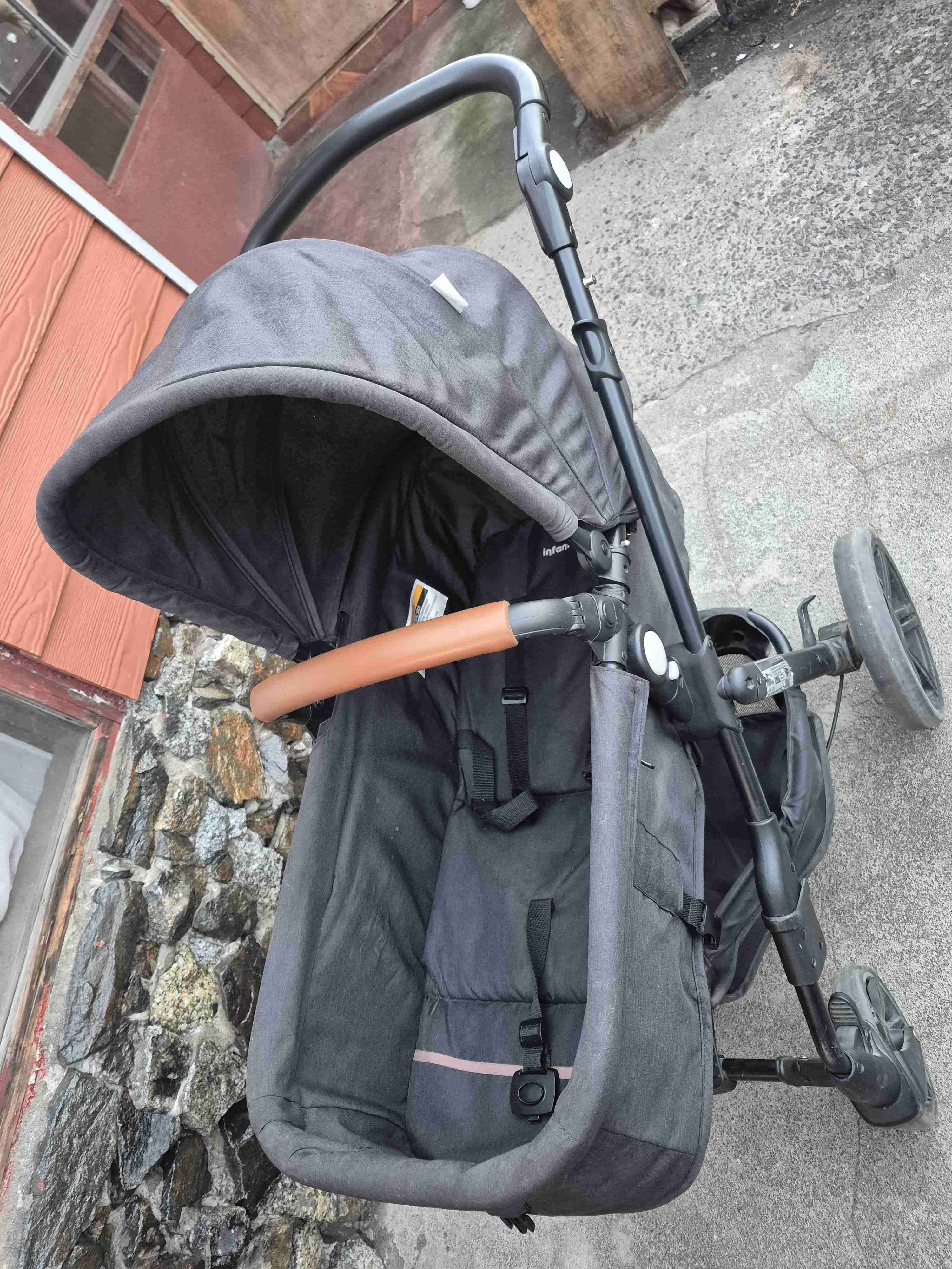 Coche de bebé negro plegable - miniatura 4