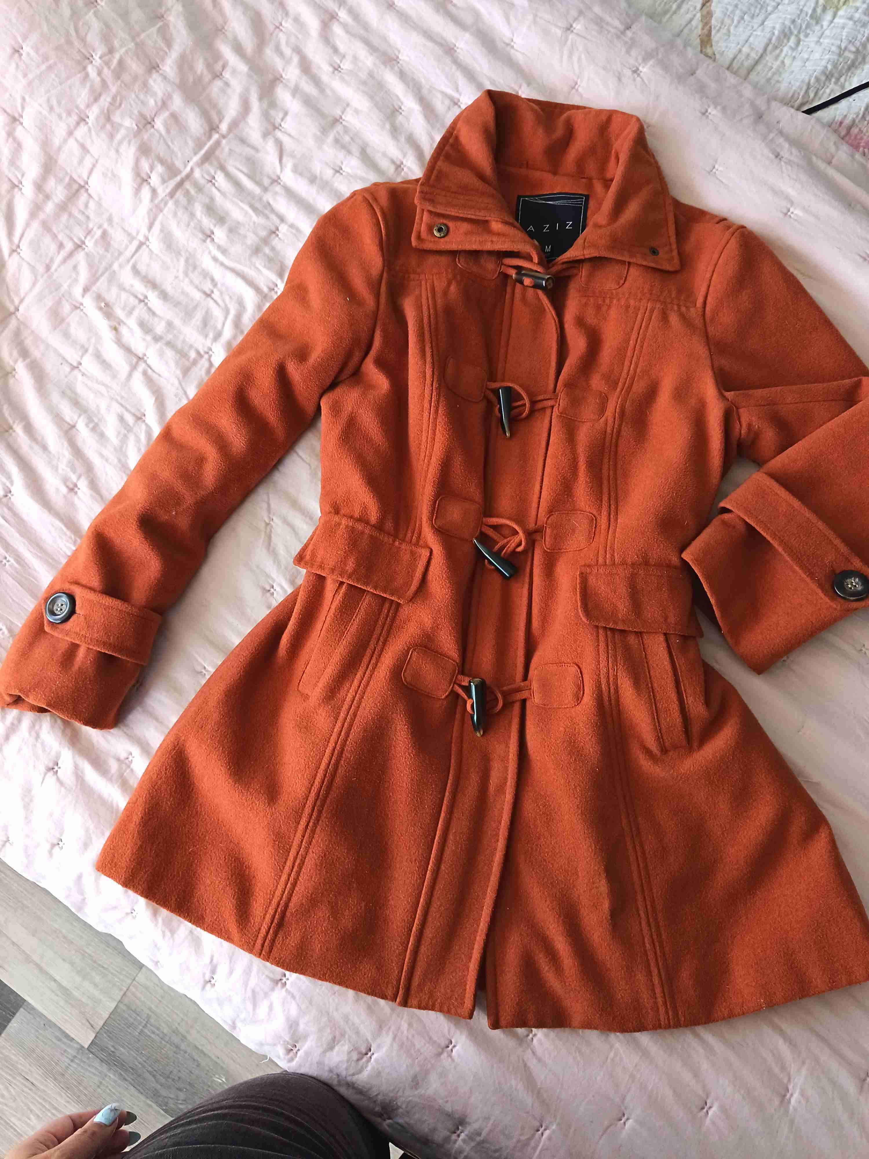 Abrigo naranja con cierre de botones - miniatura 2