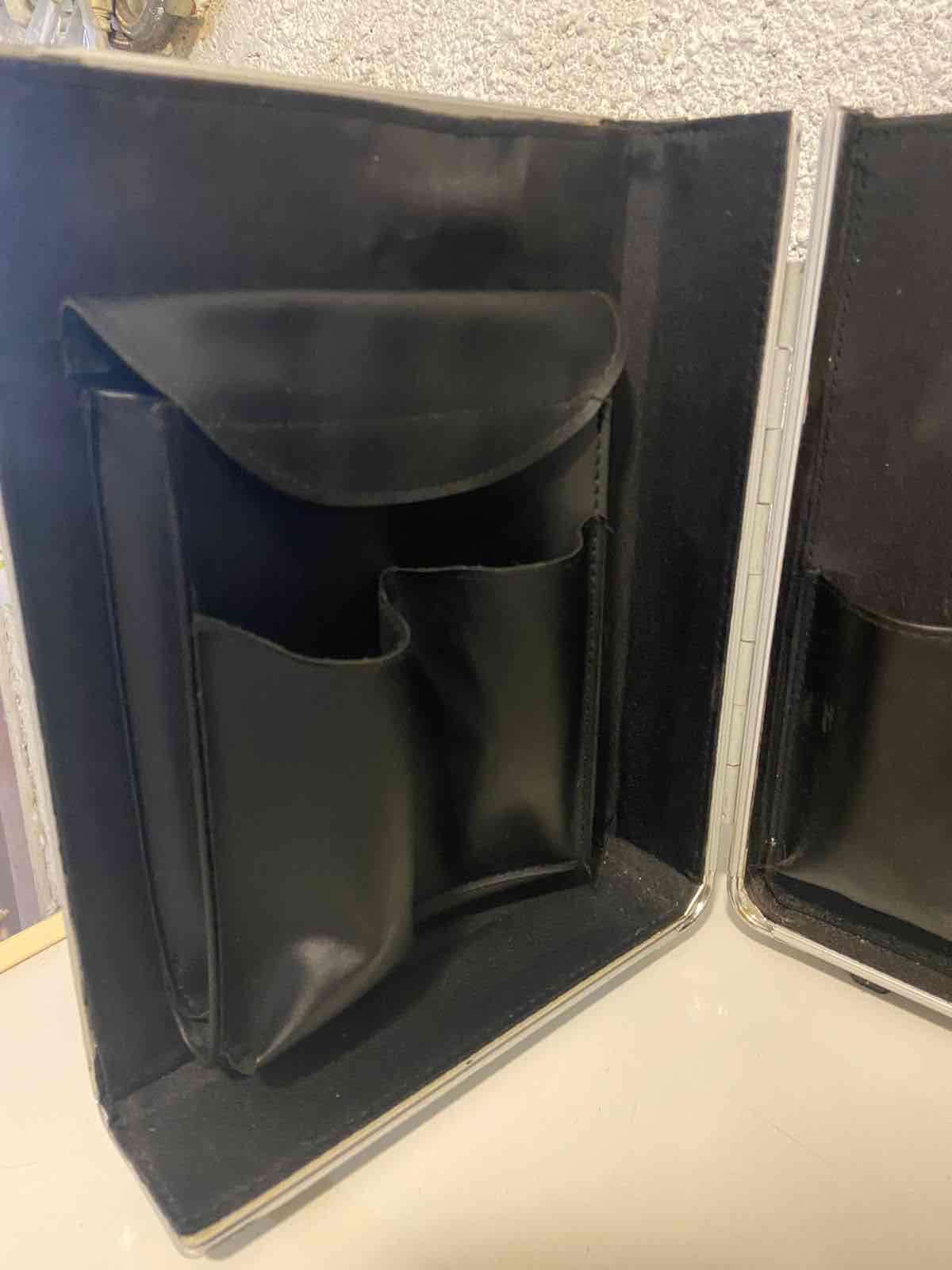 Maletín metálico con cerraduras - miniatura 4