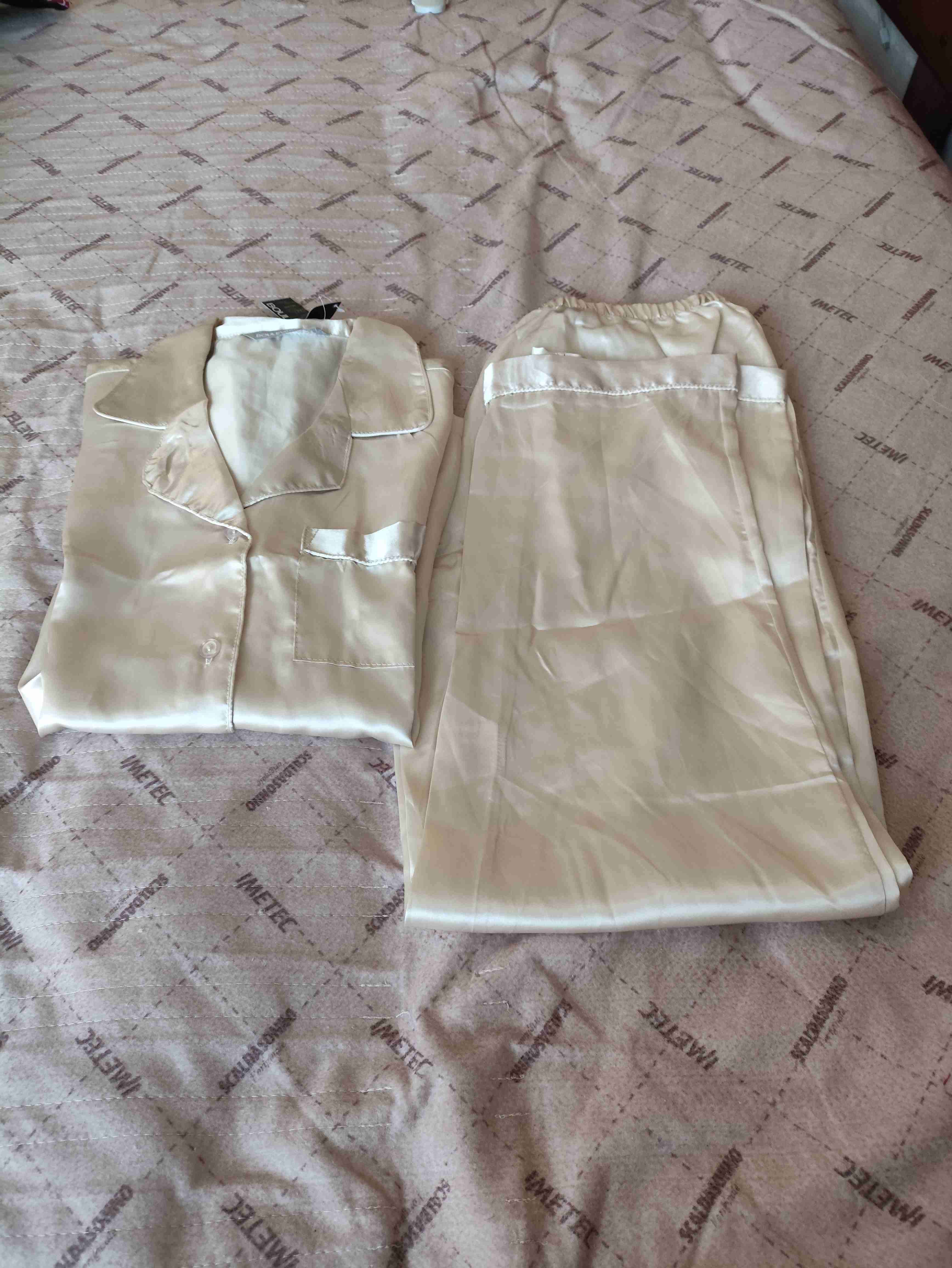 Pijama satinado beige - miniatura 2