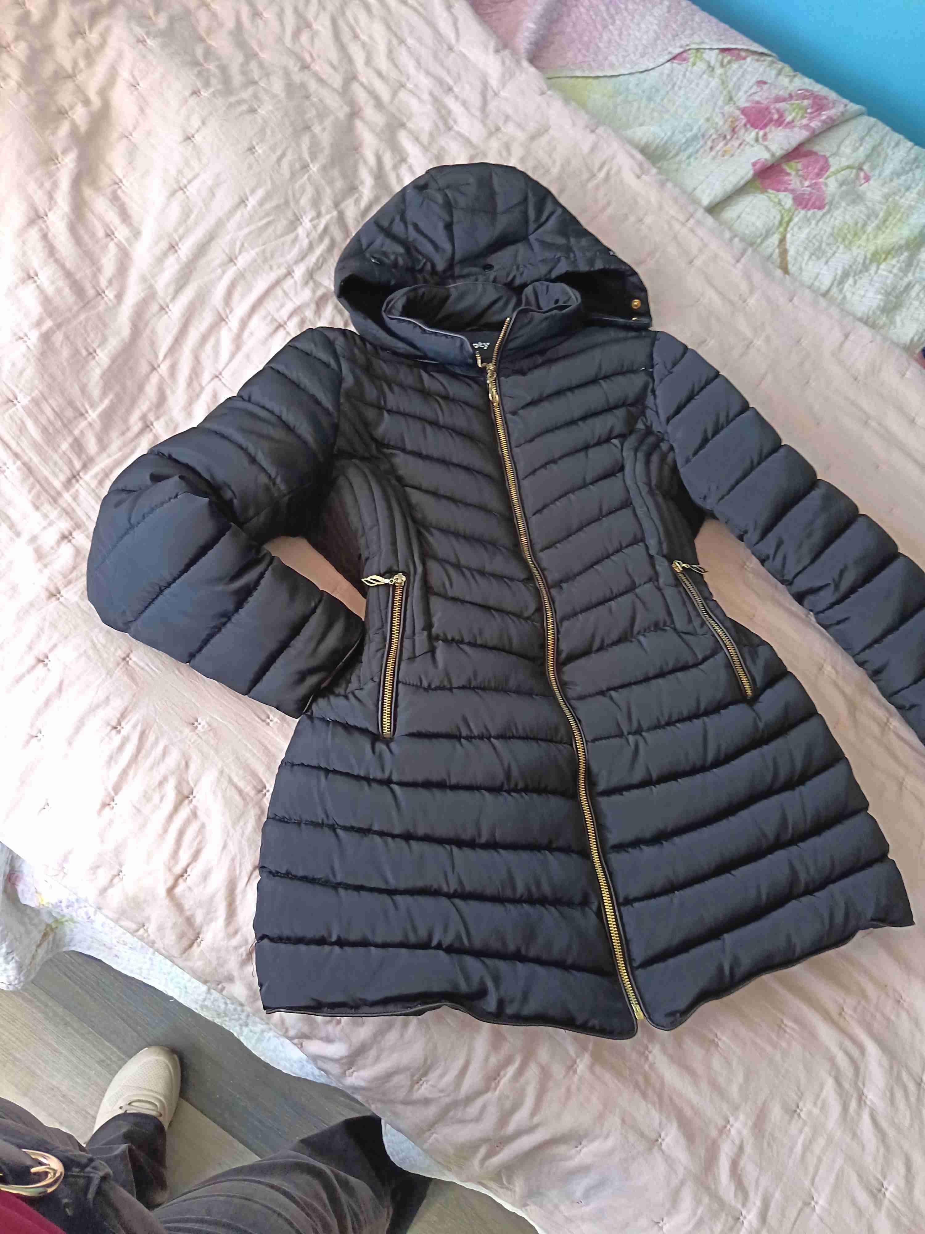 Parka acolchada negra con capucha - miniatura 3