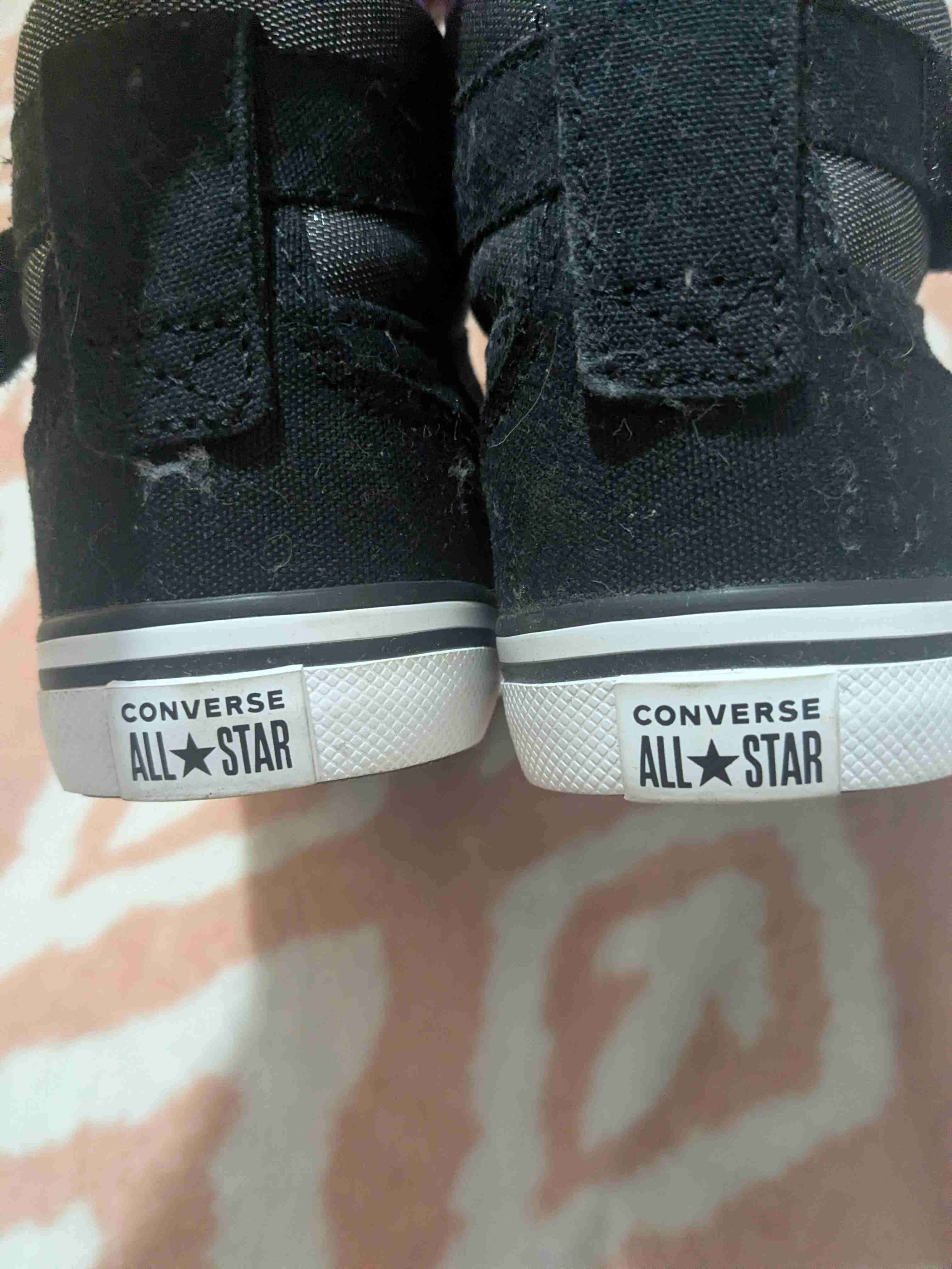 Zapatillas negras y moradas - miniatura 3